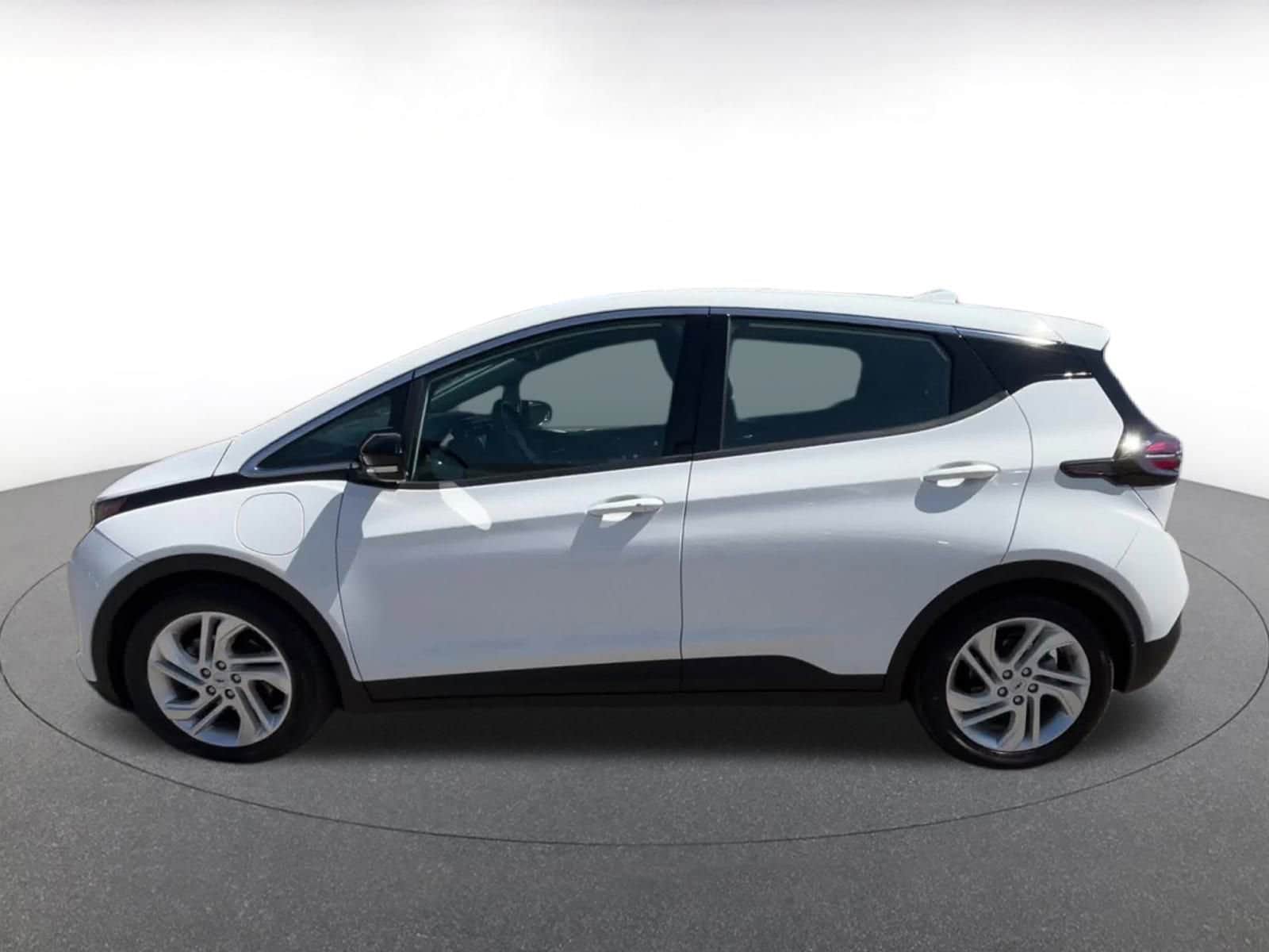 Thumbnail: 2023 Chevrolet Bolt EV - 9