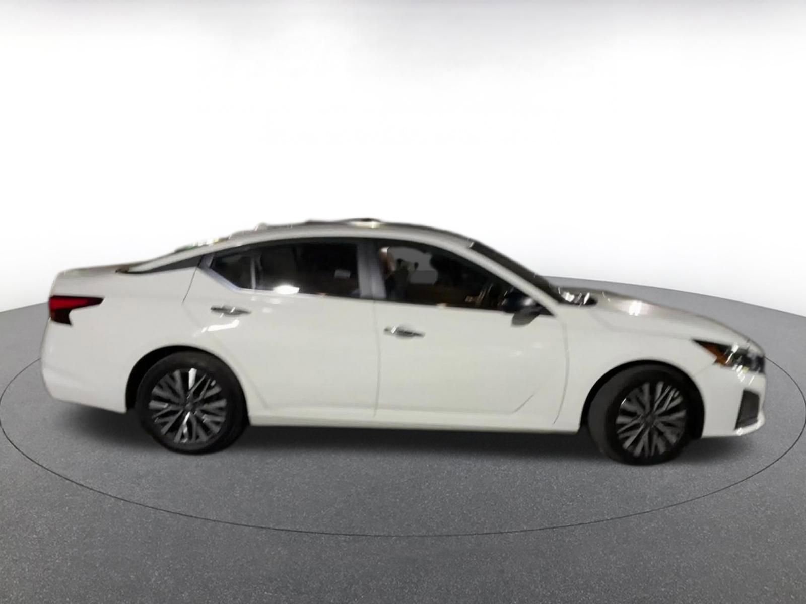 Thumbnail: 2025 Nissan Altima - 15