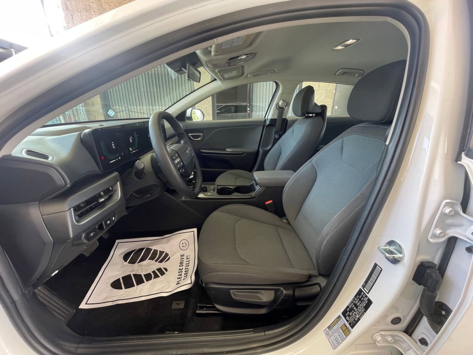 Thumbnail: 2025 Kia K4 - 28