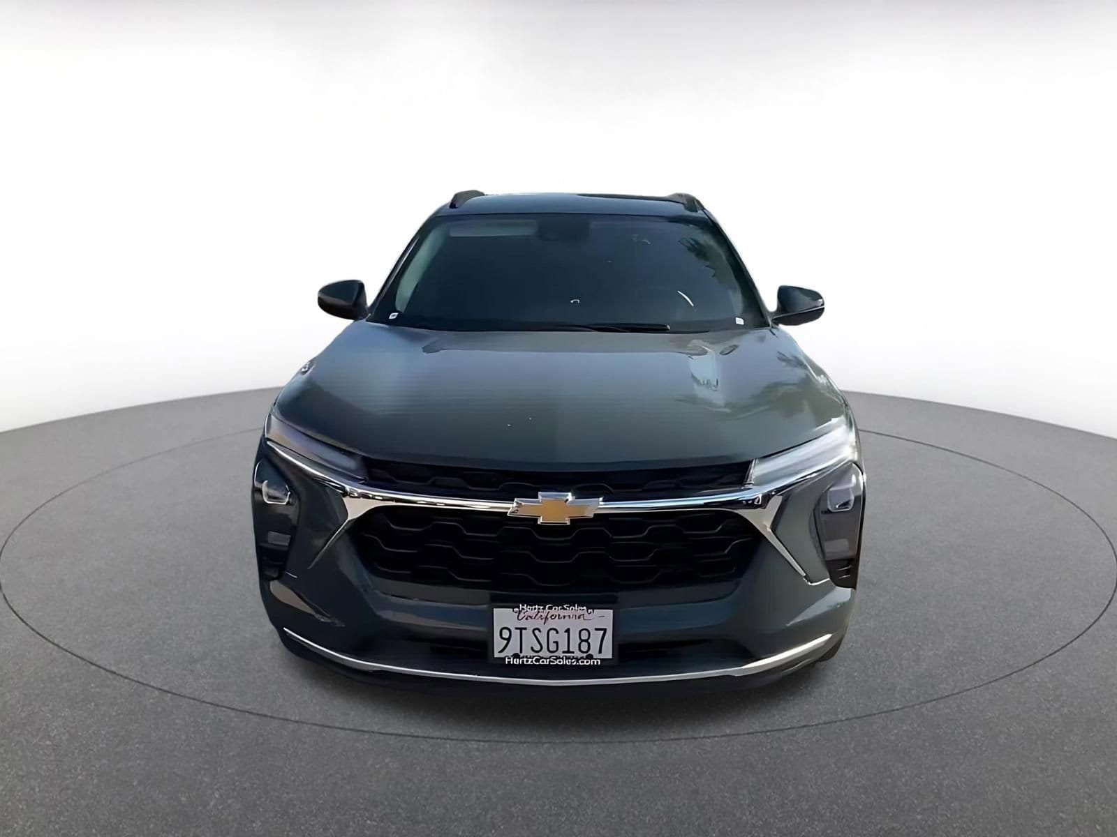 Thumbnail: 2025 Chevrolet Trax - 4