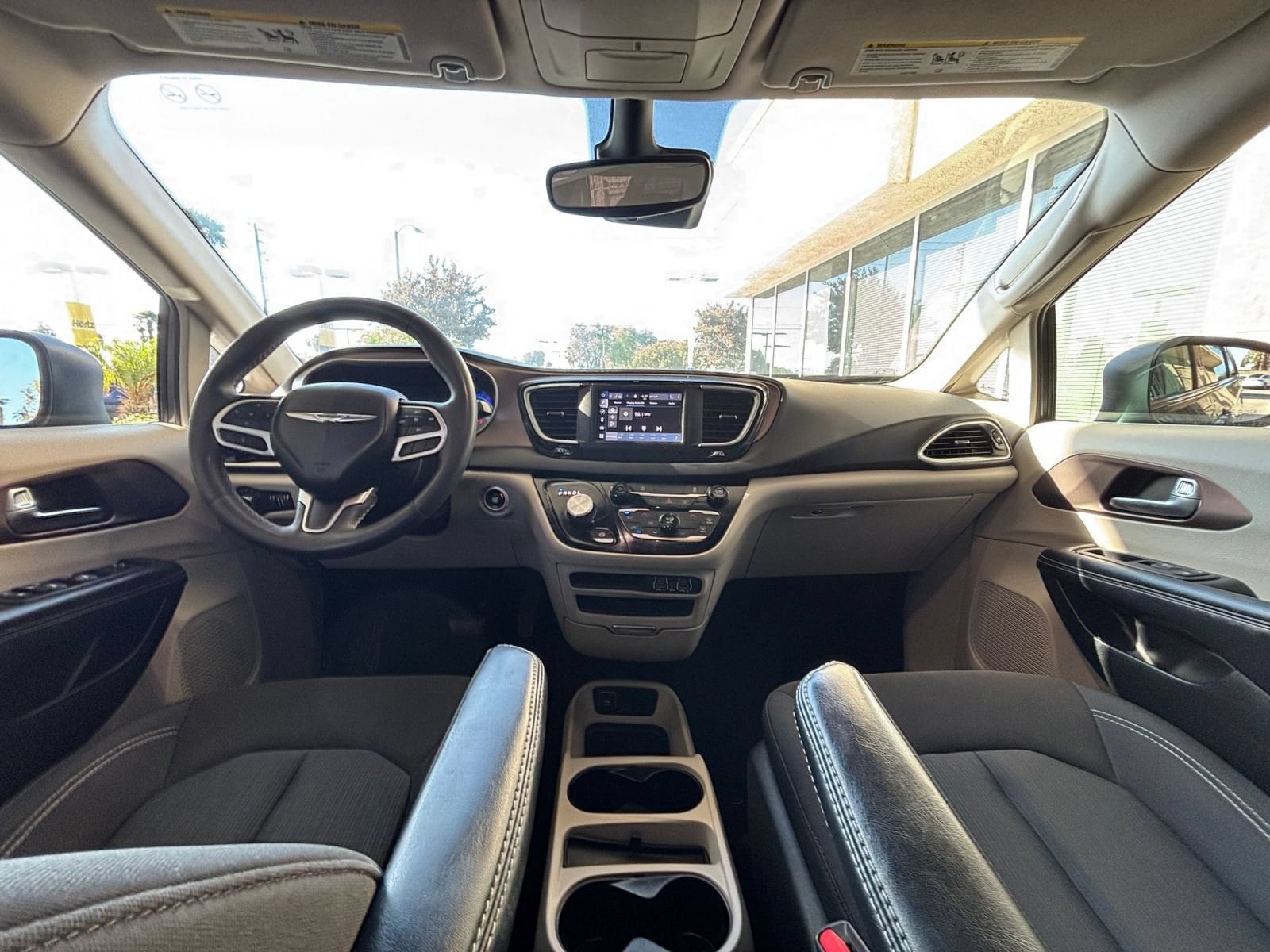 Thumbnail: 2023 Chrysler Voyager - 35