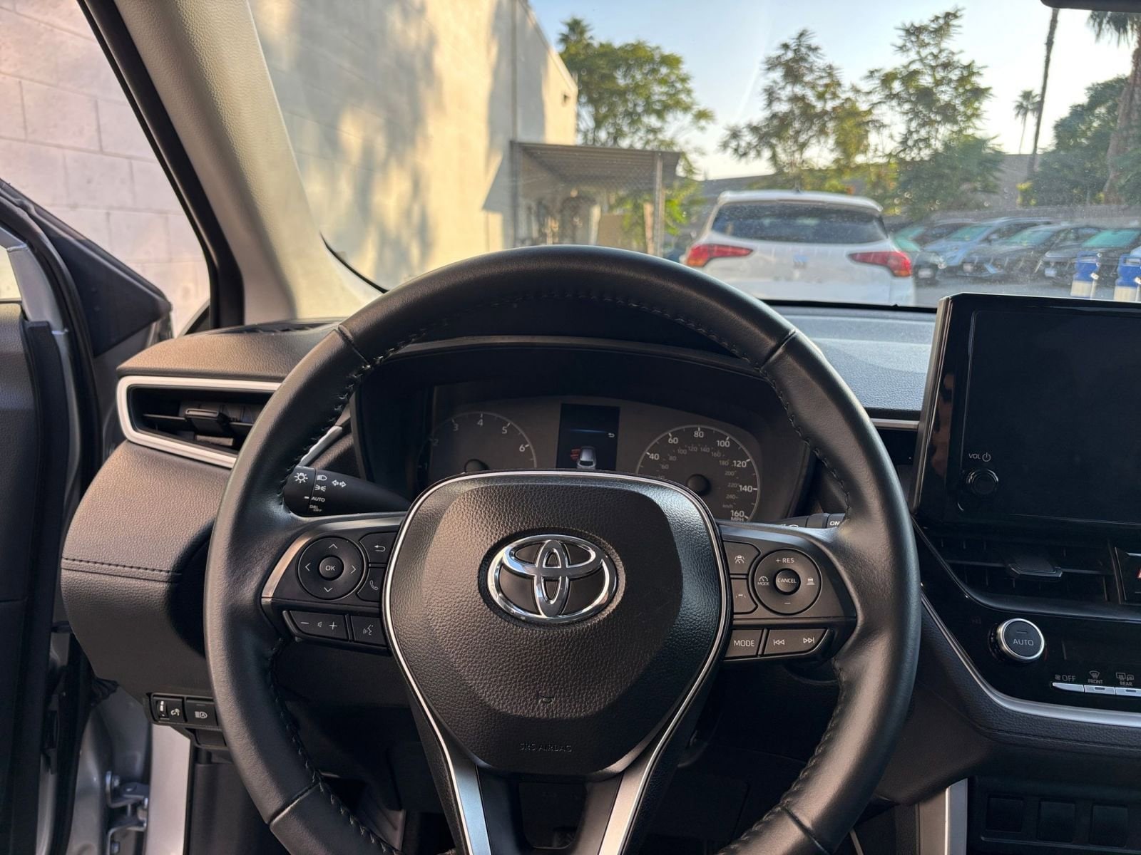 Thumbnail: 2025 Toyota Corolla Cross - 34