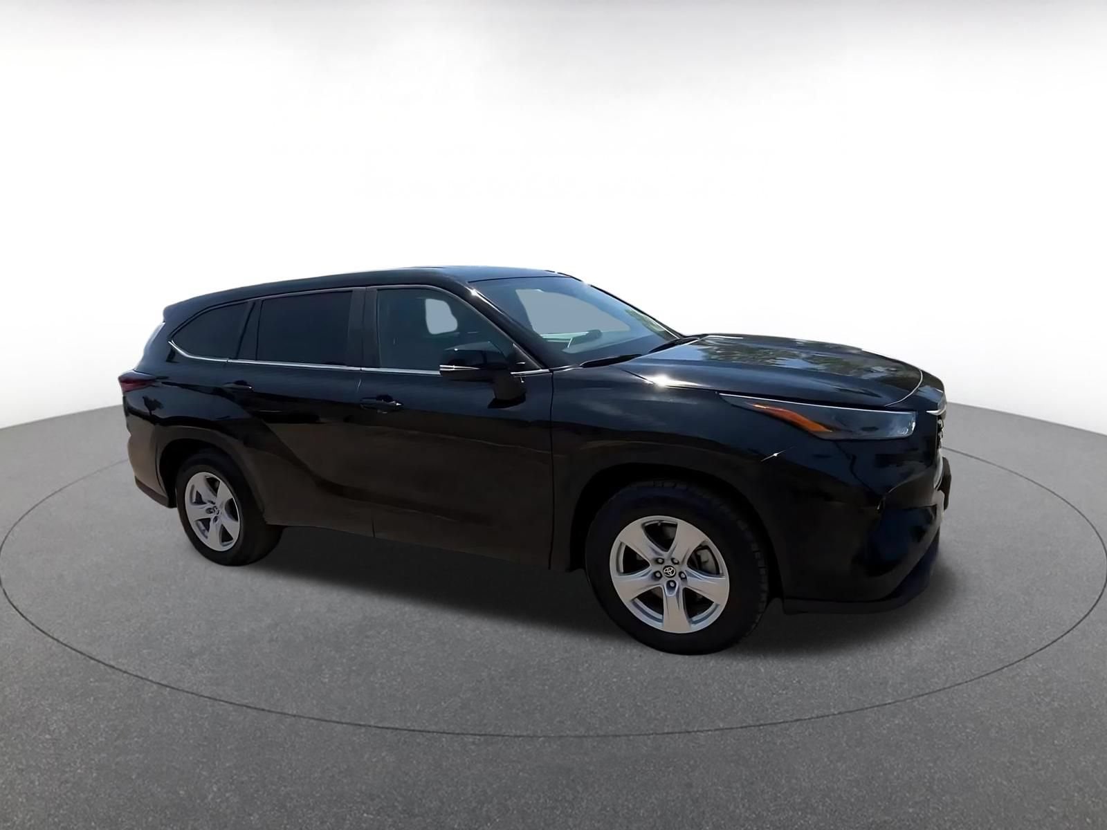 Thumbnail: 2025 Toyota Highlander - 2