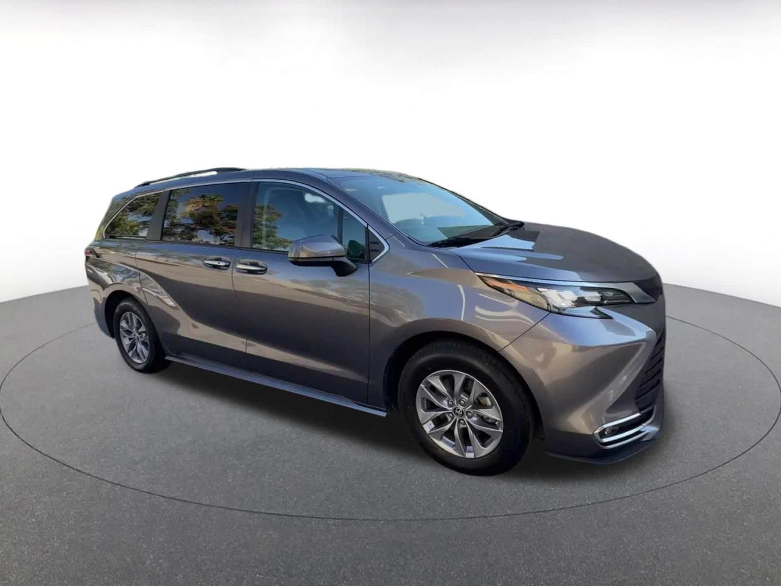 Thumbnail: 2024 Toyota Sienna - 2
