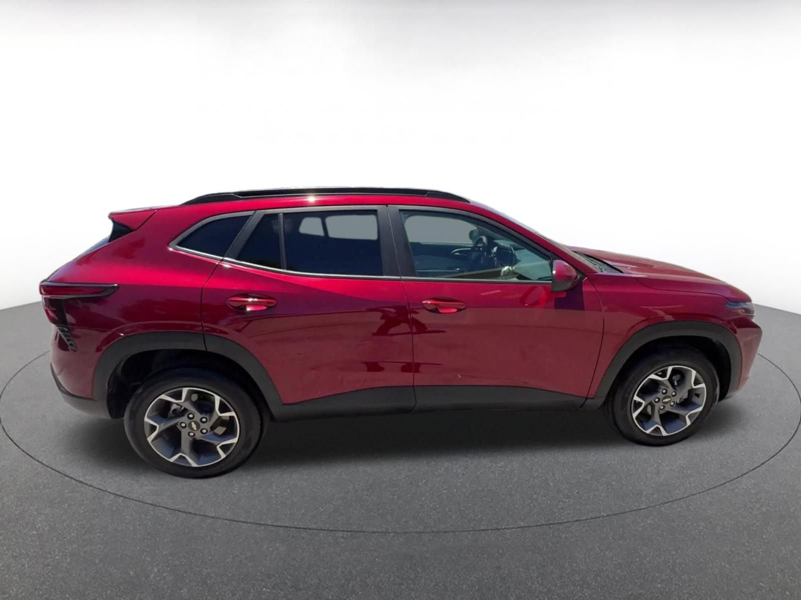 Thumbnail: 2025 Chevrolet Trax - 15