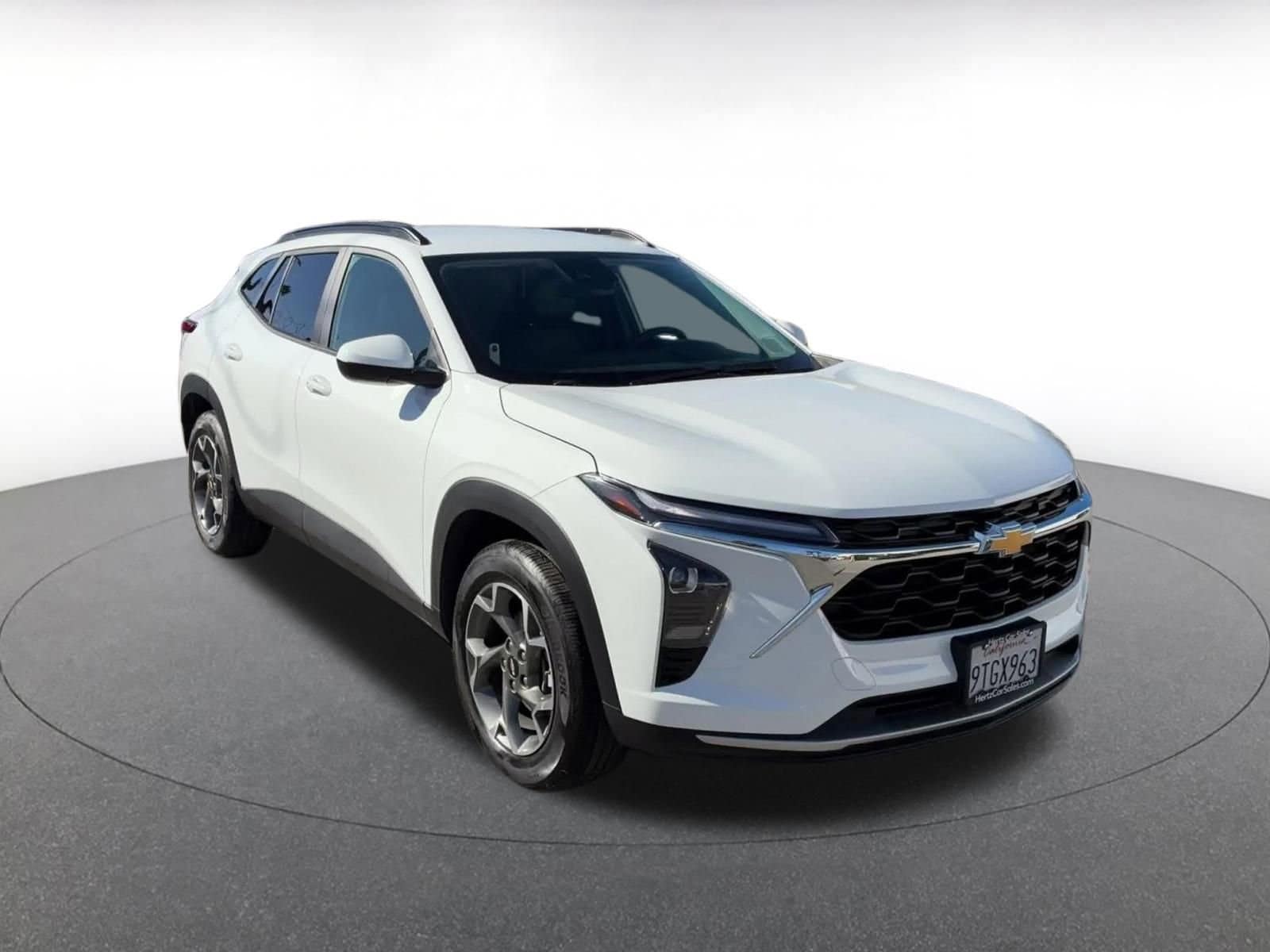 Thumbnail: 2025 Chevrolet Trax - 3