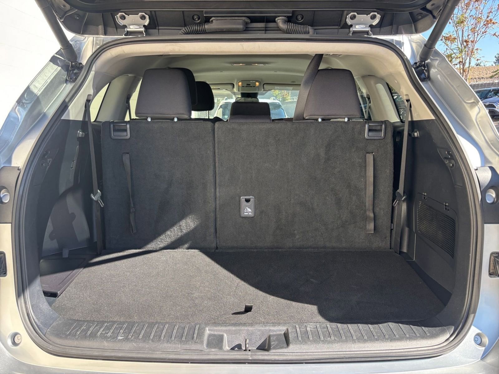 Thumbnail: 2025 Toyota Highlander - 32