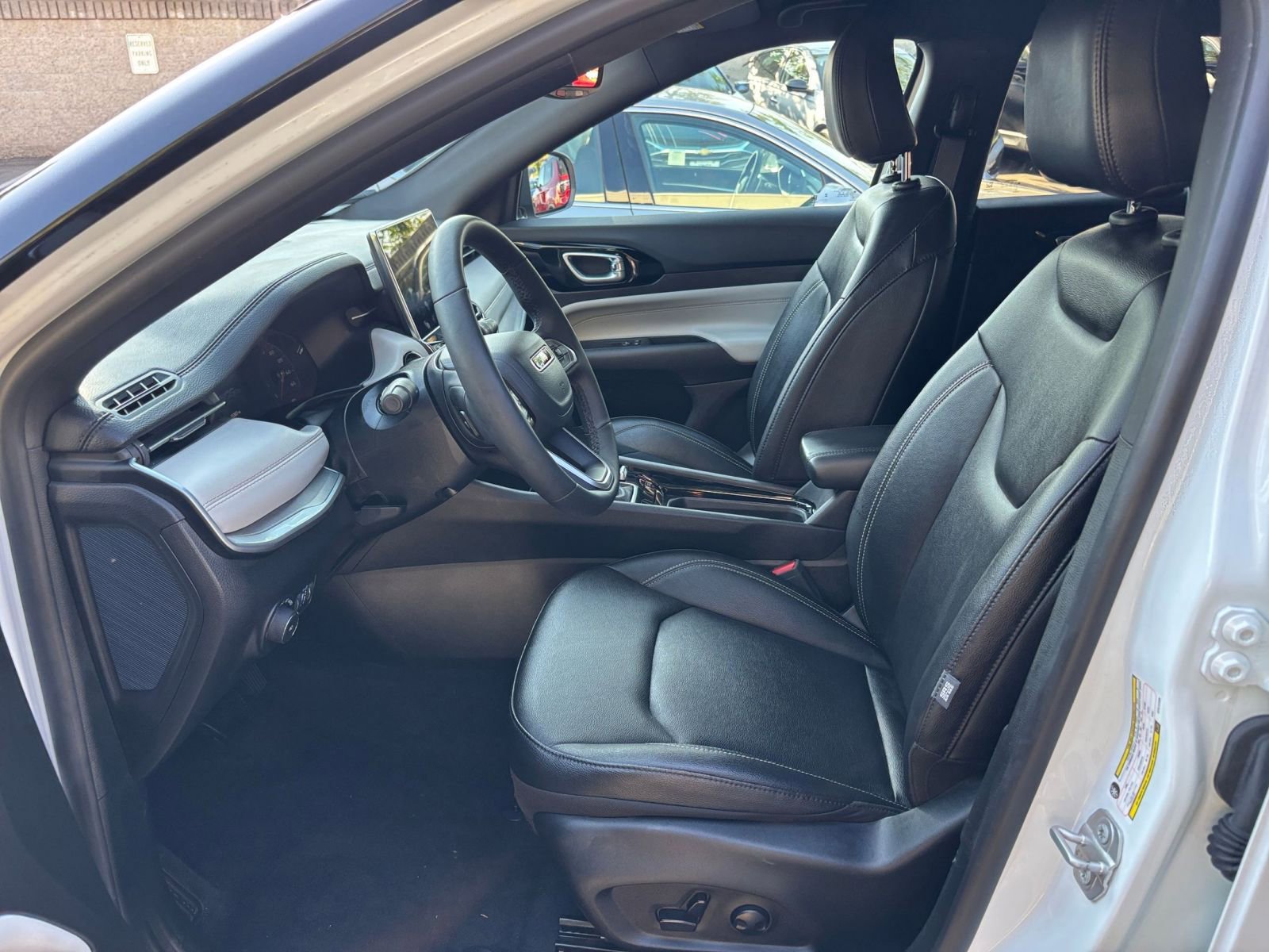 Thumbnail: 2025 Jeep Compass - 27