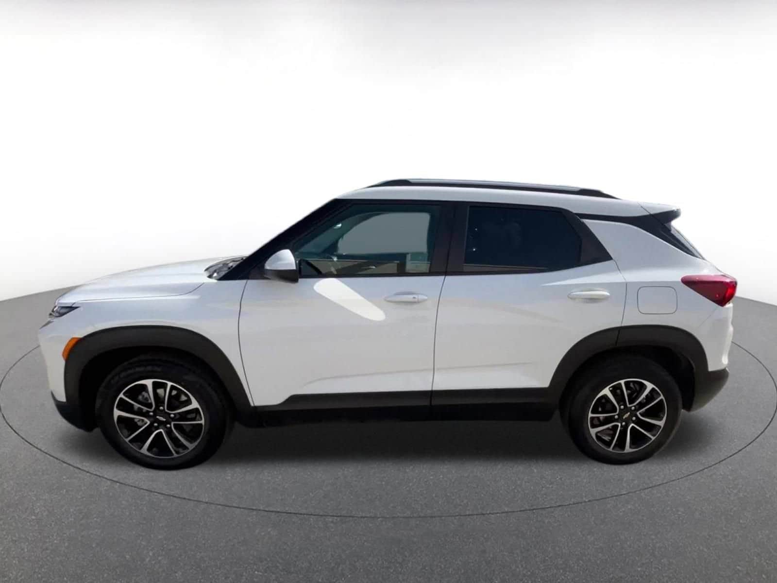 Thumbnail: 2025 Chevrolet TrailBlazer - 9