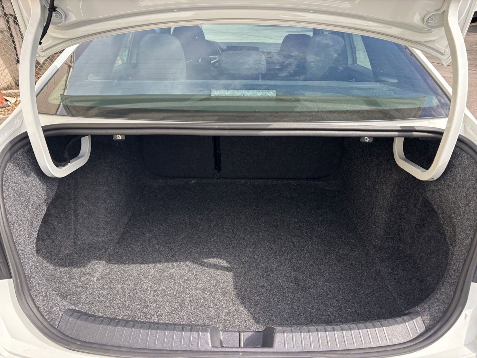 Thumbnail: 2025 Volkswagen Jetta - 32