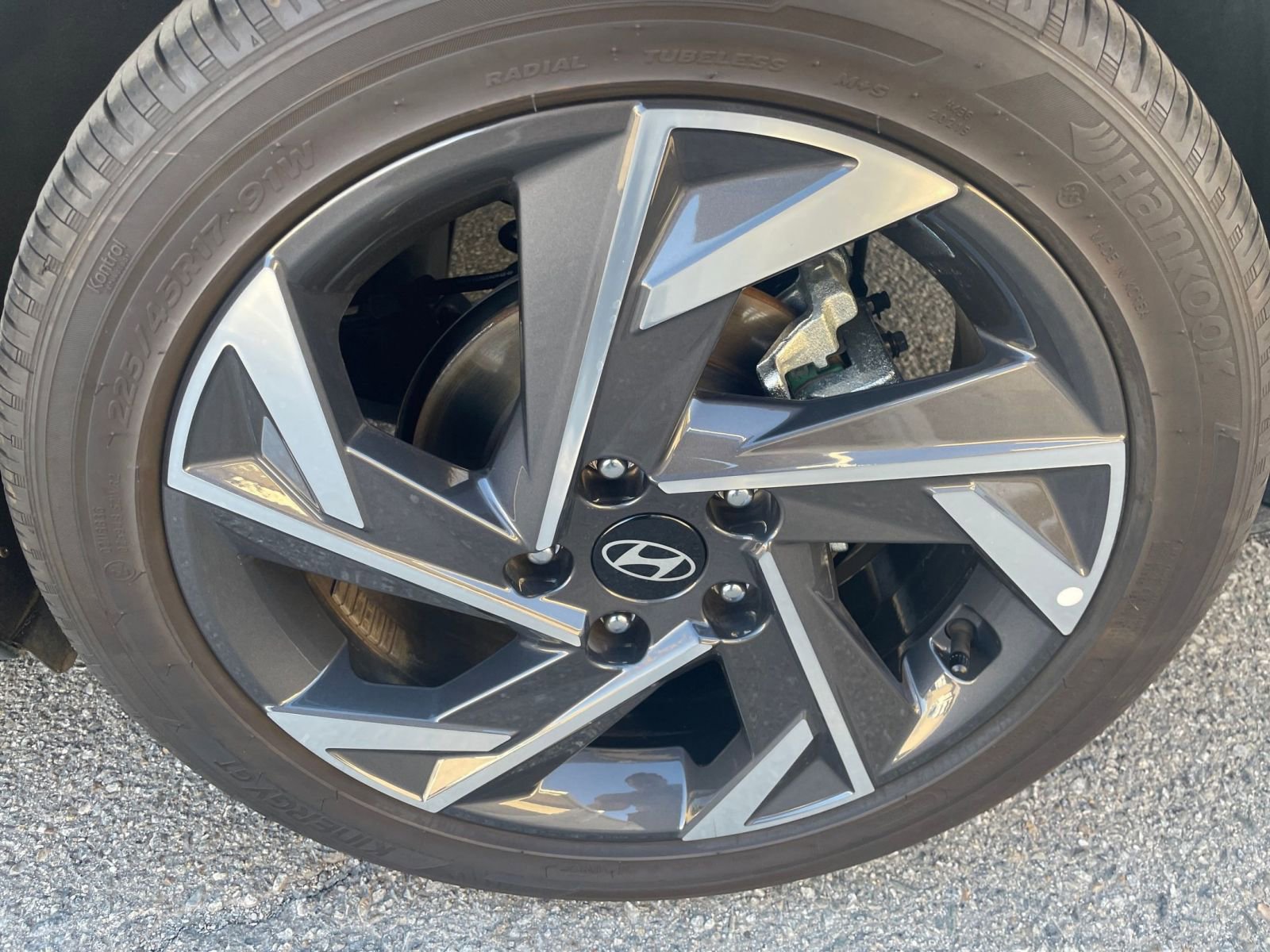 Thumbnail: 2025 Hyundai Elantra - 32