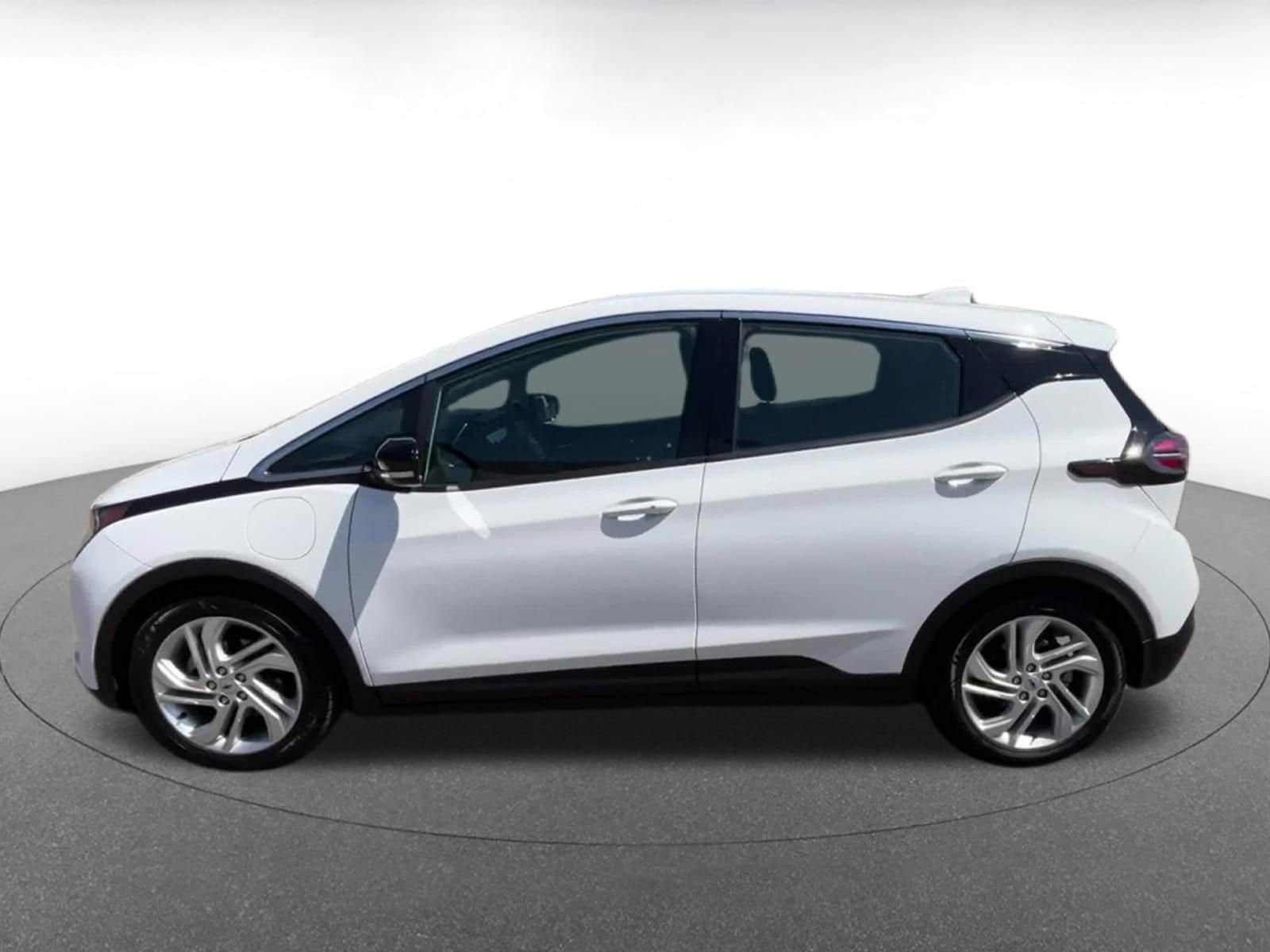 Thumbnail: 2023 Chevrolet Bolt EV - 8