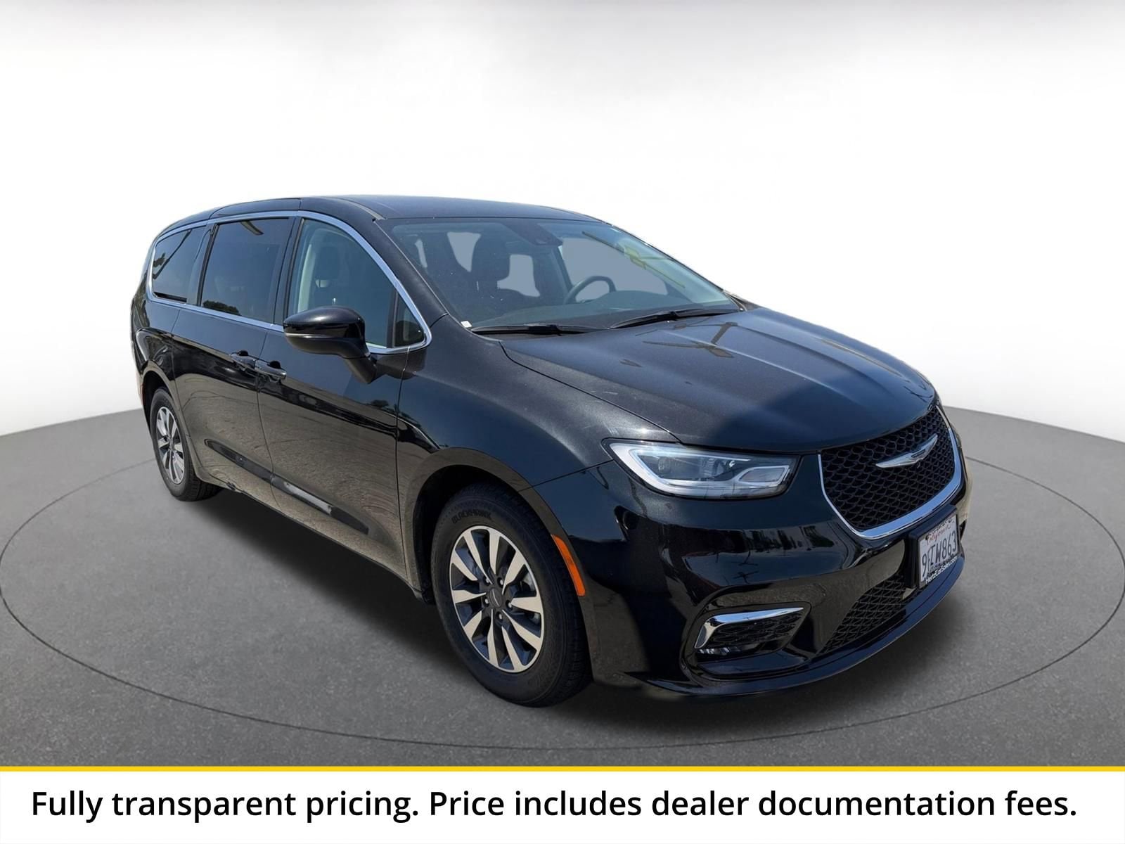 Thumbnail: 2023 Chrysler Pacifica - 1