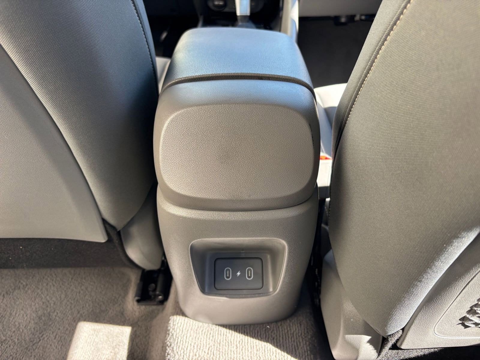 Thumbnail: 2025 Hyundai Elantra - 24