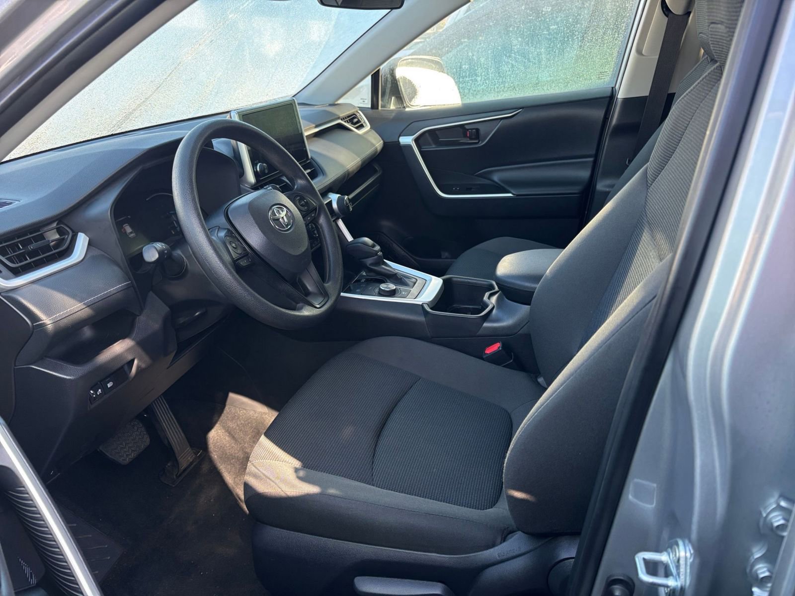 Thumbnail: 2025 Toyota RAV4 - 27