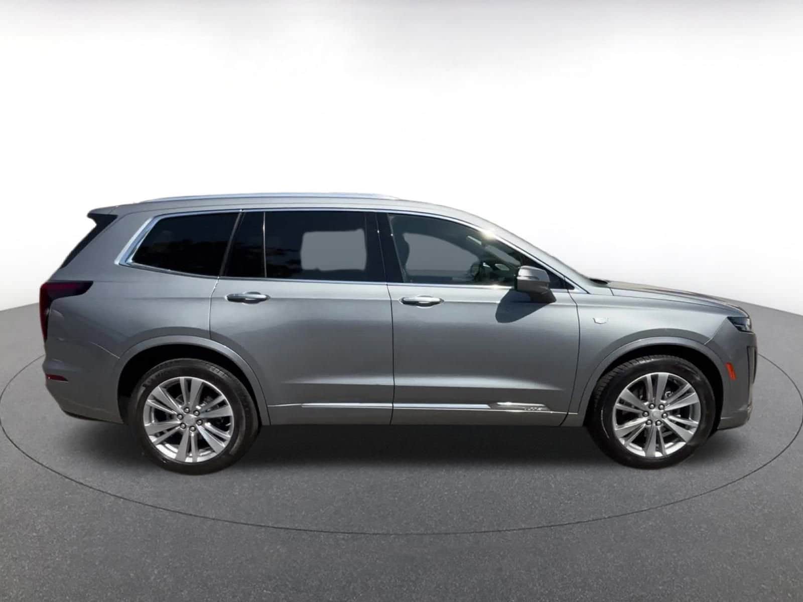 Thumbnail: 2023 Cadillac XT6 - 22