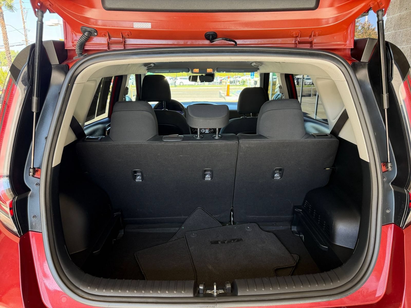 Thumbnail: 2025 Kia Soul - 28