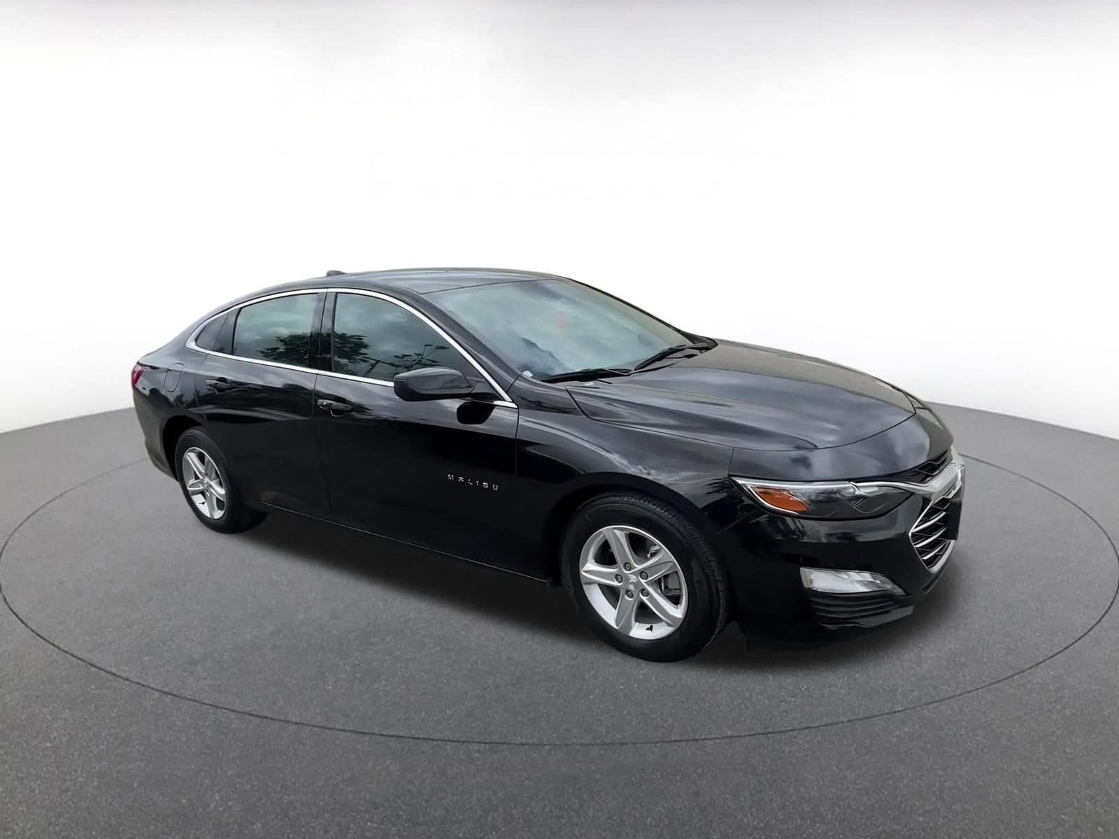 Thumbnail: 2024 Chevrolet Malibu - 2