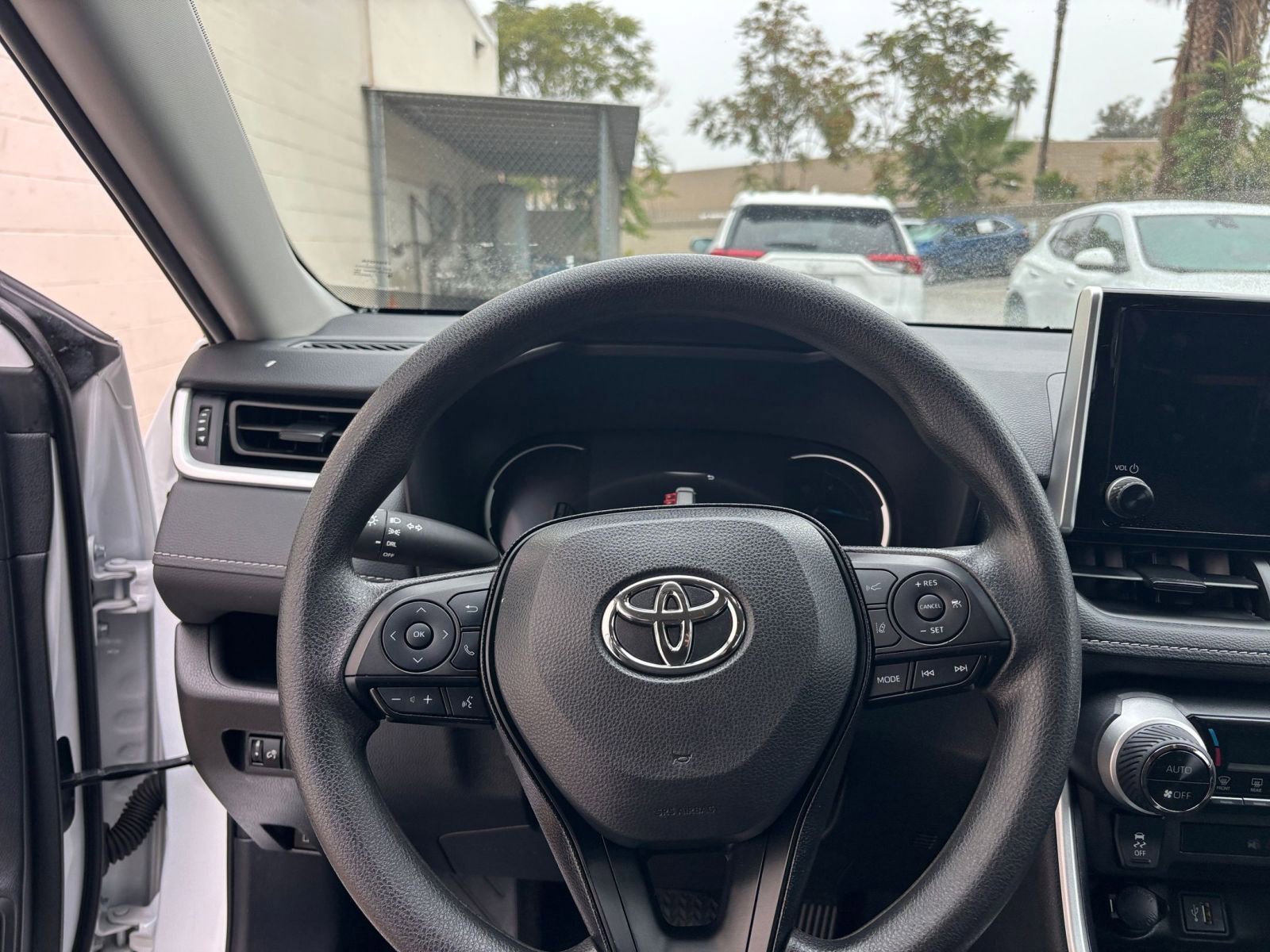 Thumbnail: 2025 Toyota RAV4 - 34