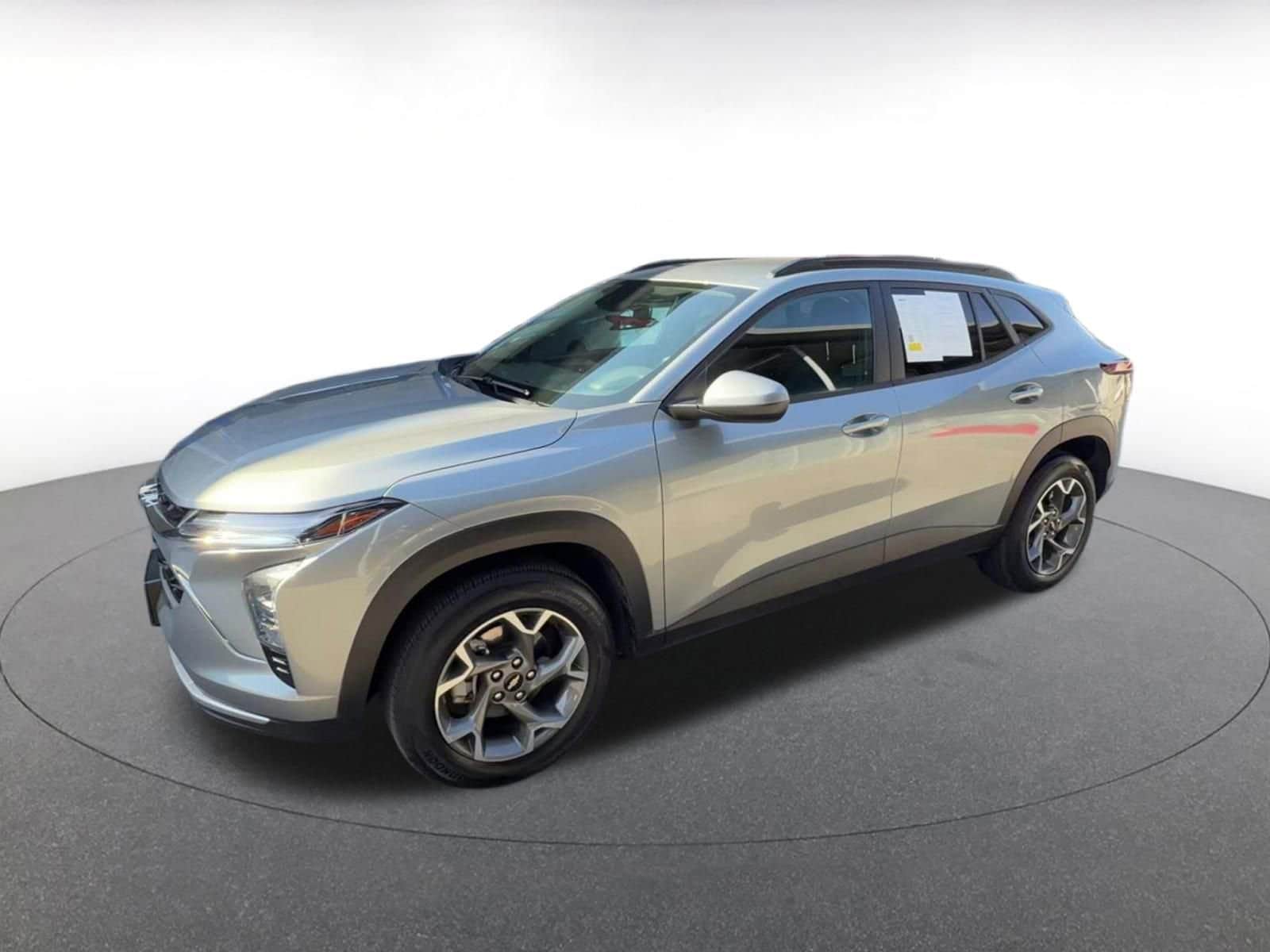 Thumbnail: 2025 Chevrolet Trax - 8