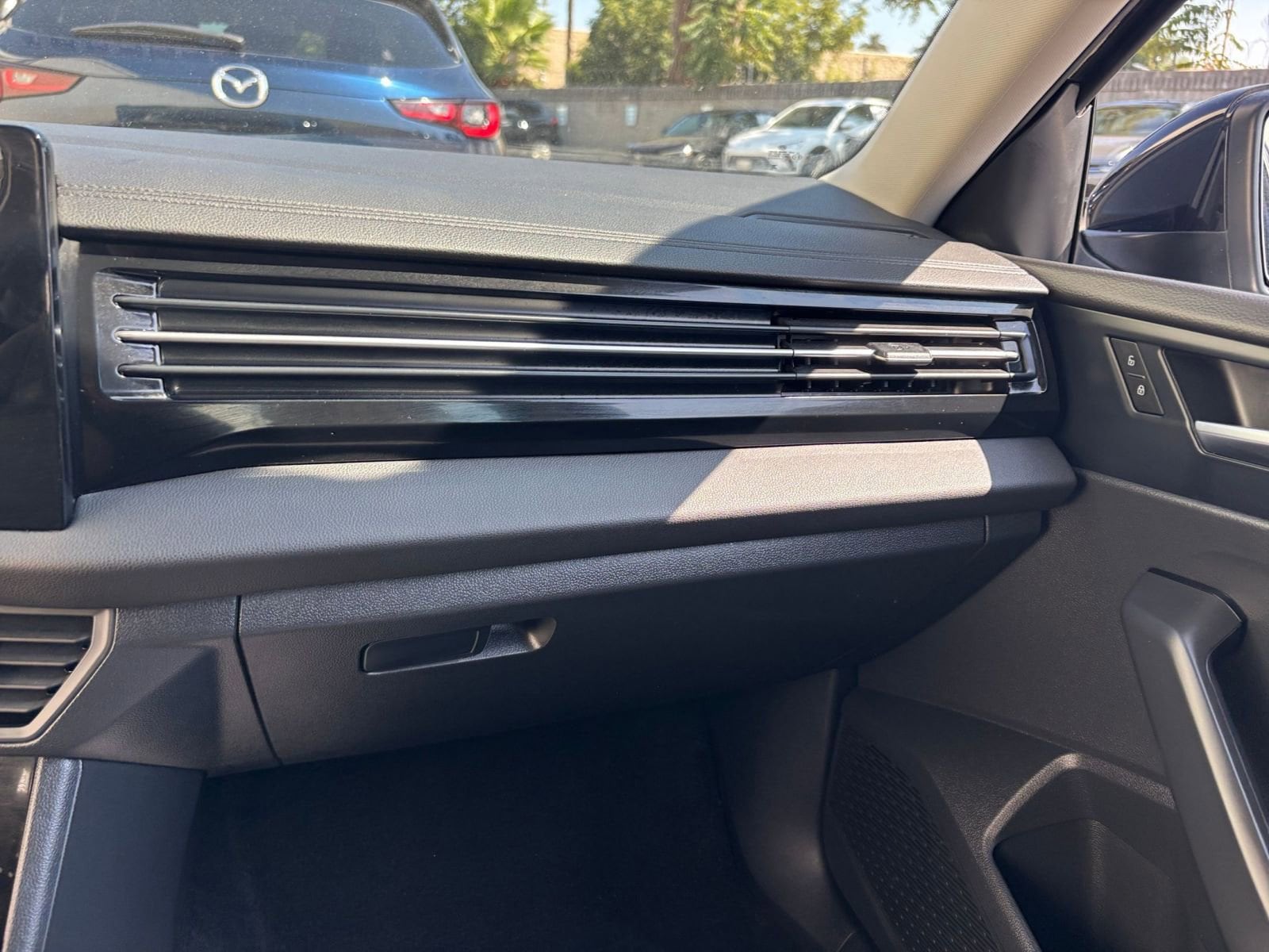 Thumbnail: 2025 Volkswagen Jetta - 35