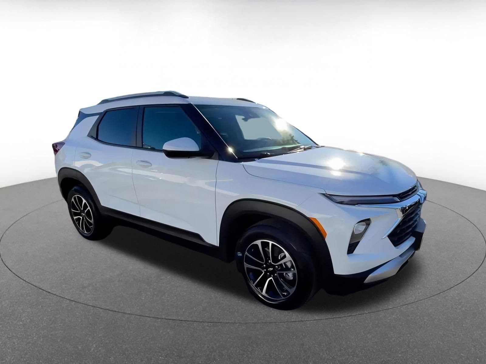 Thumbnail: 2025 Chevrolet TrailBlazer - 2