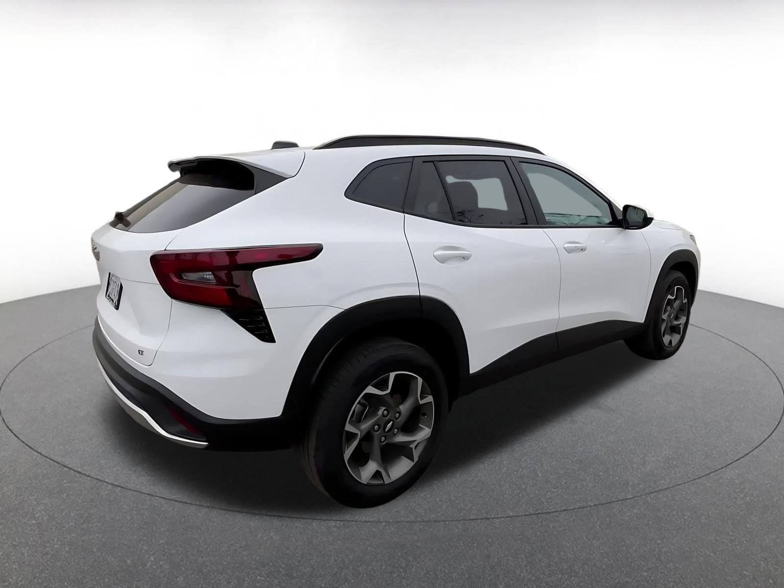 Thumbnail: 2025 Chevrolet Trax - 15