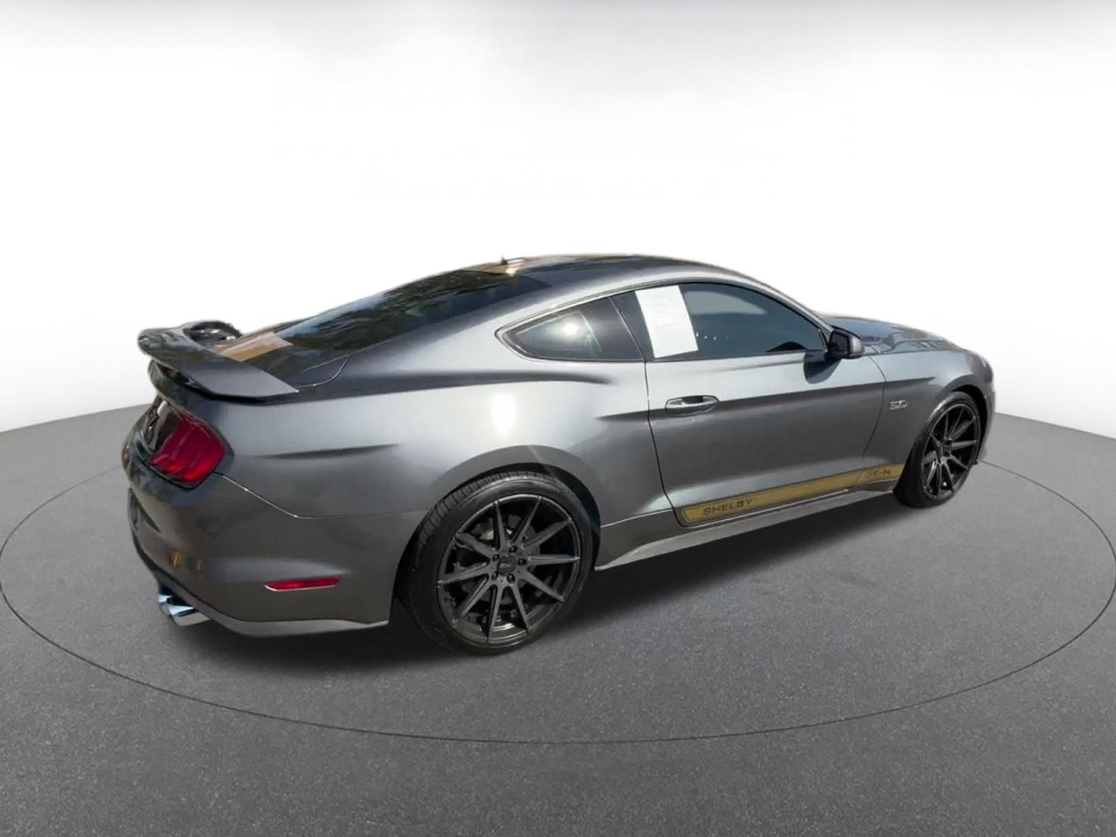 Thumbnail: 2022 Ford Mustang - 14