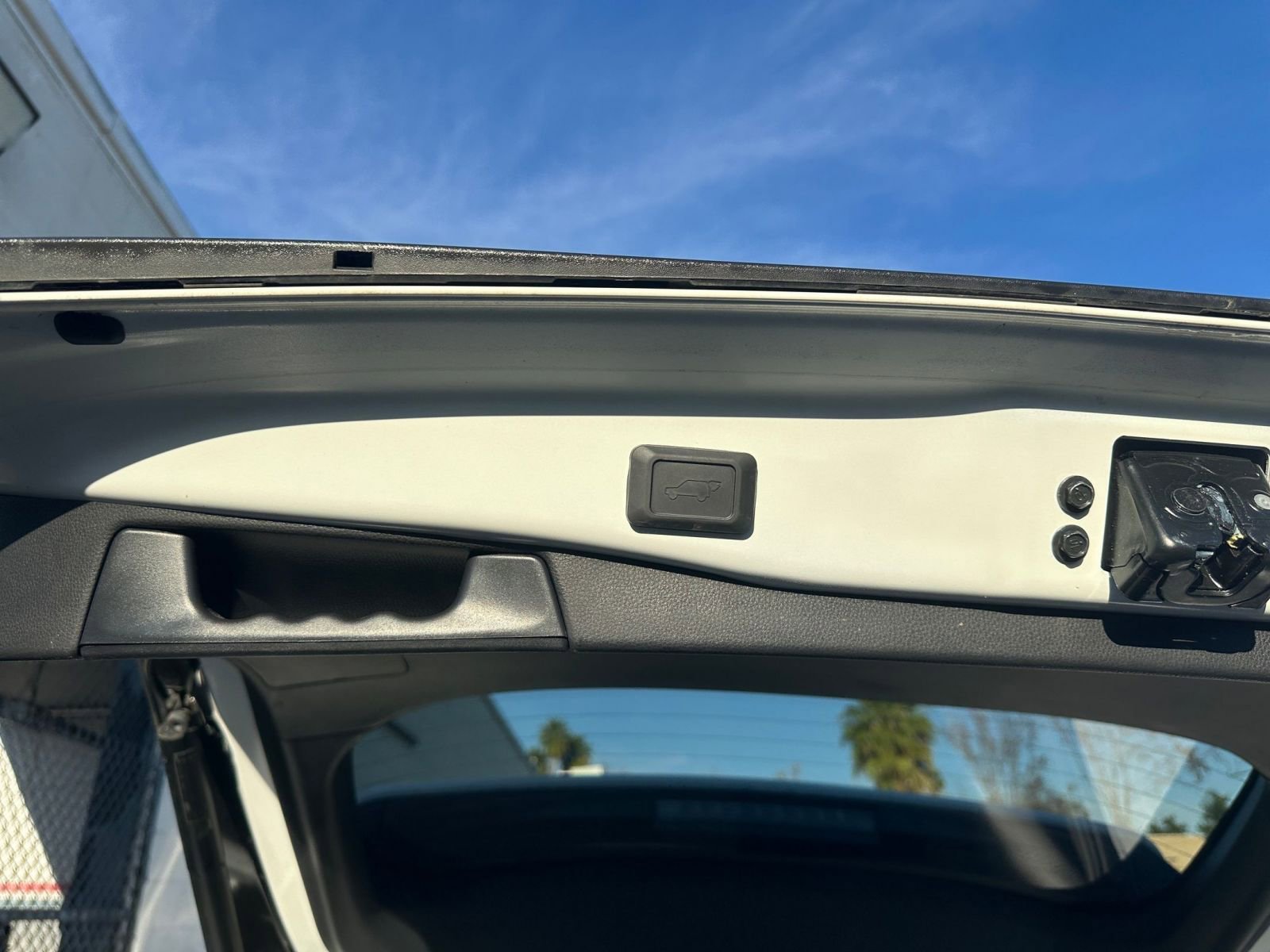 Thumbnail: 2025 Toyota RAV4 - 23