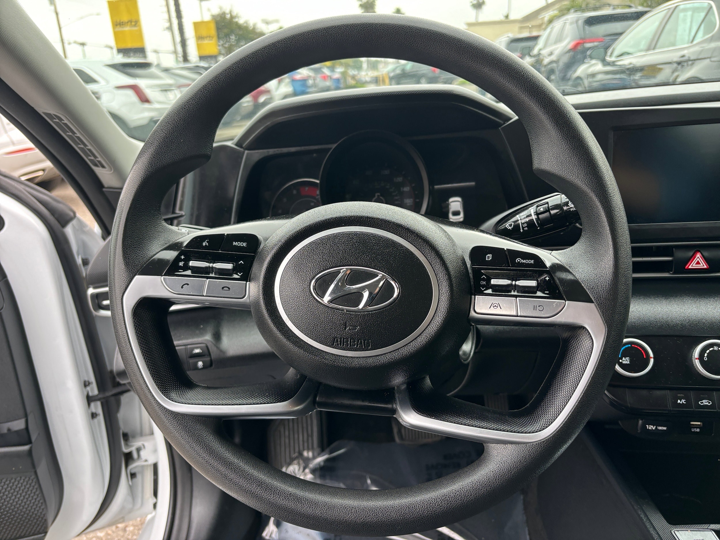 2021 Hyundai Elantra SE 28