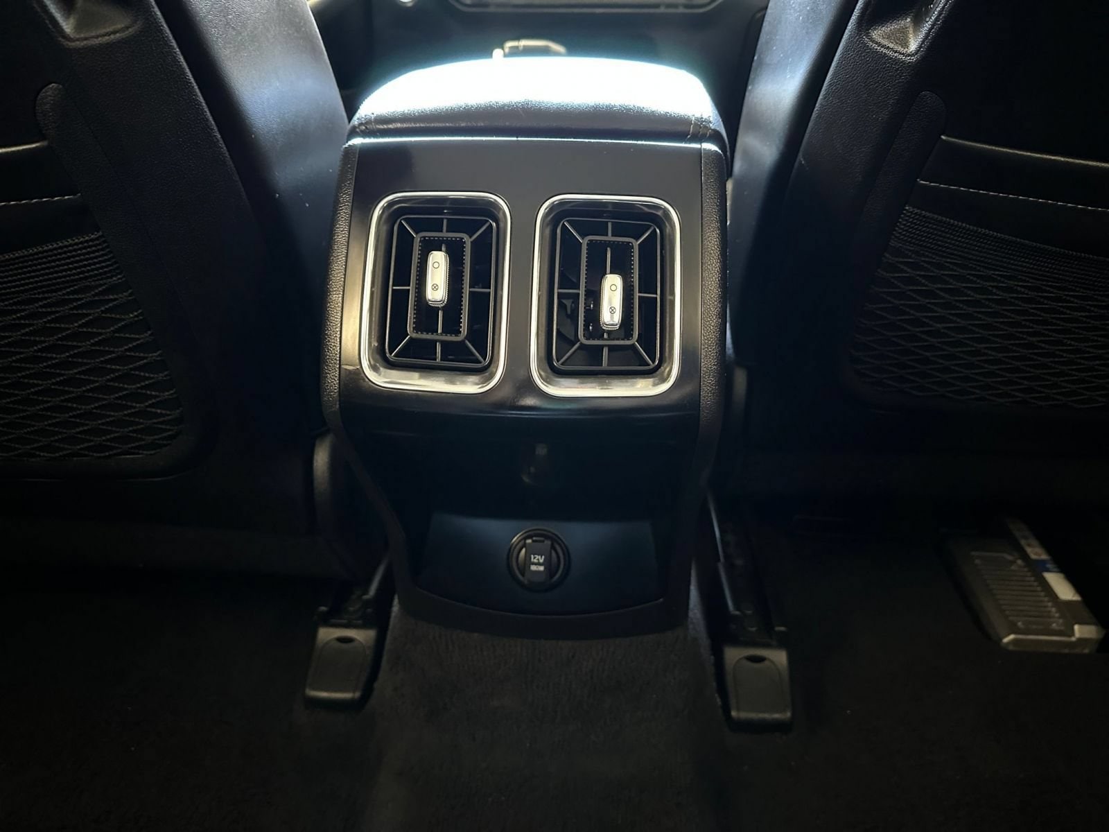 Thumbnail: 2024 Kia Sorento - 24