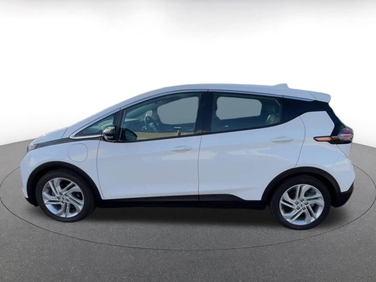 Thumbnail: 2023 Chevrolet Bolt EV - 9