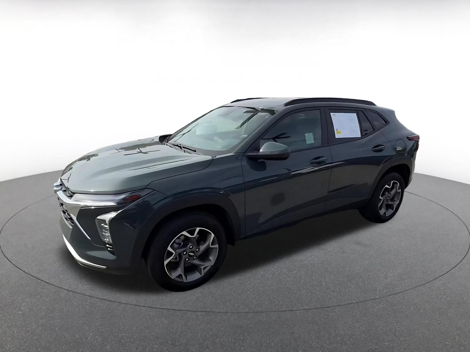 Thumbnail: 2025 Chevrolet Trax - 8
