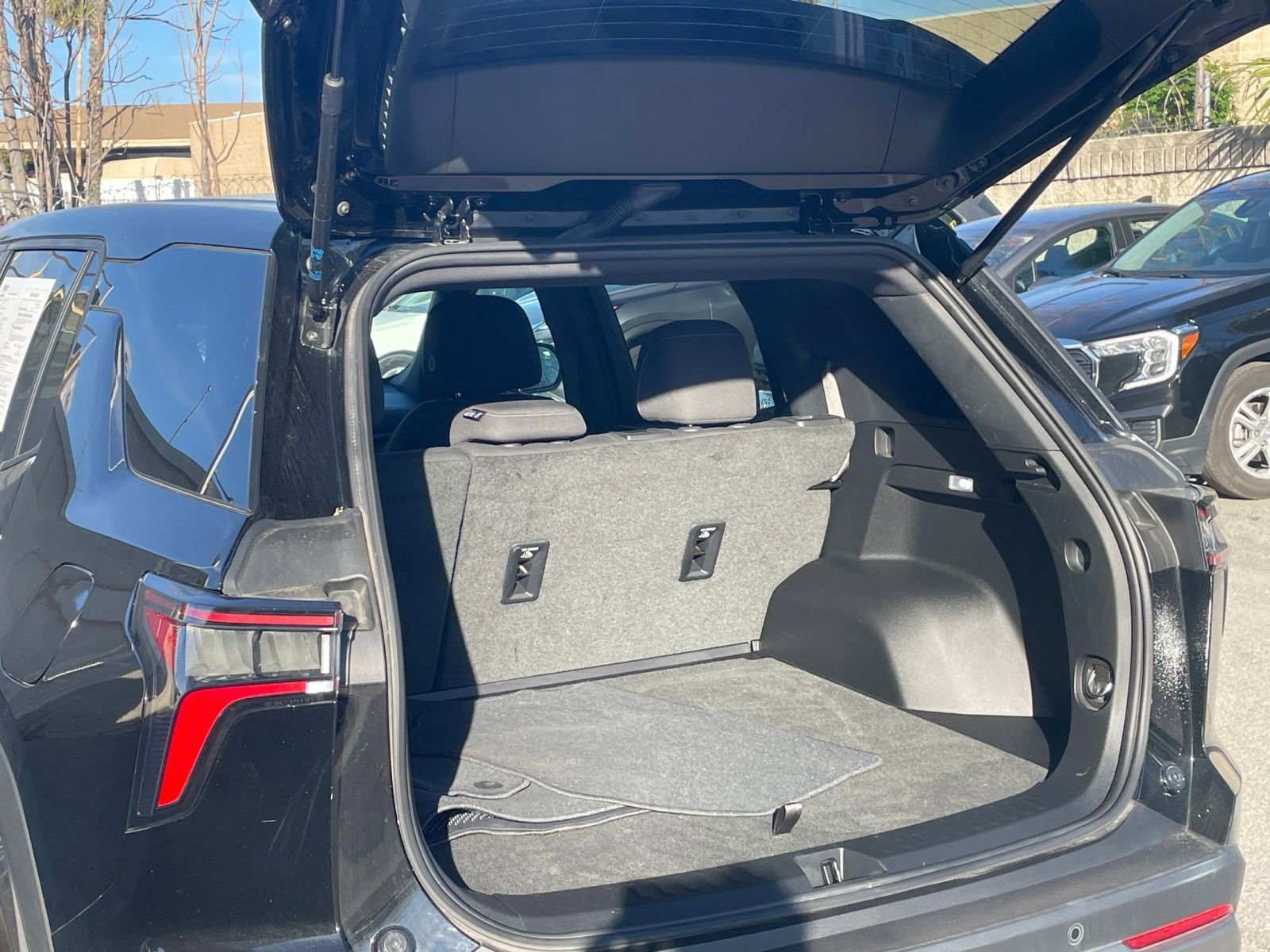 Thumbnail: 2025 Chevrolet Equinox - 30