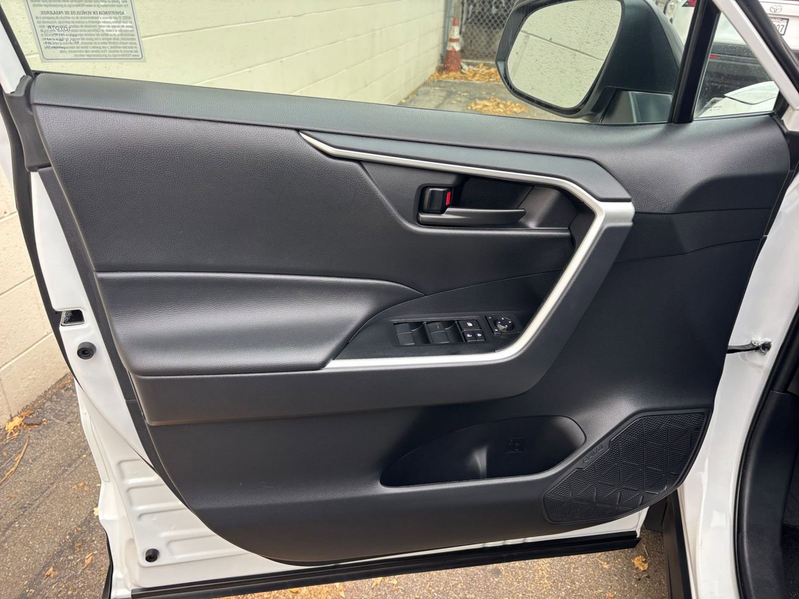 Thumbnail: 2025 Toyota RAV4 - 20