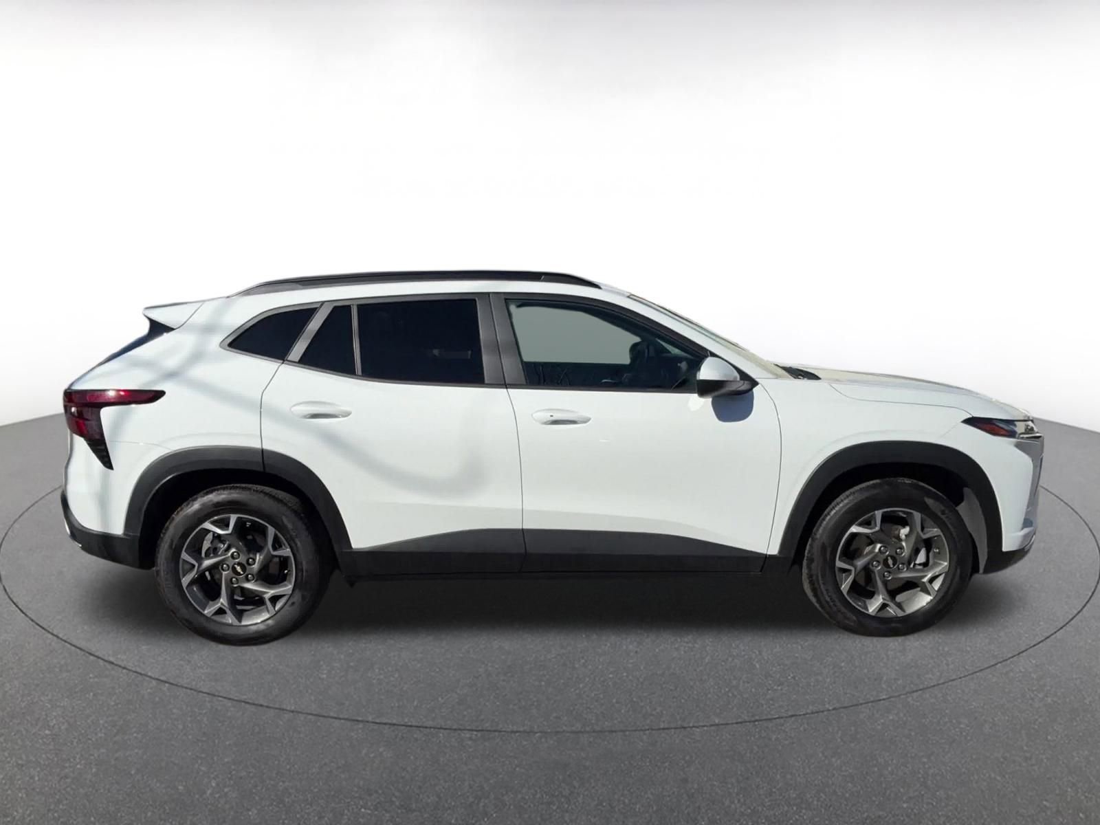 Thumbnail: 2025 Chevrolet Trax - 16