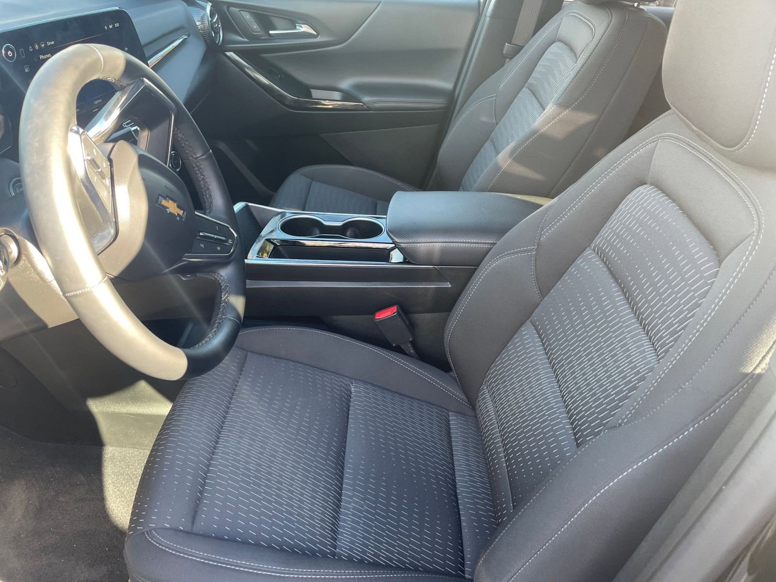 Thumbnail: 2025 Chevrolet Equinox - 25