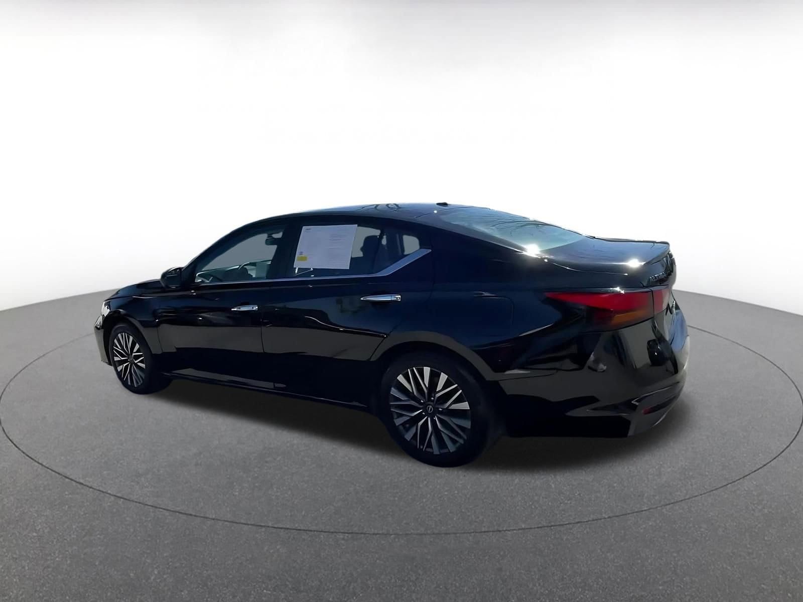 Thumbnail: 2025 Nissan Altima - 10