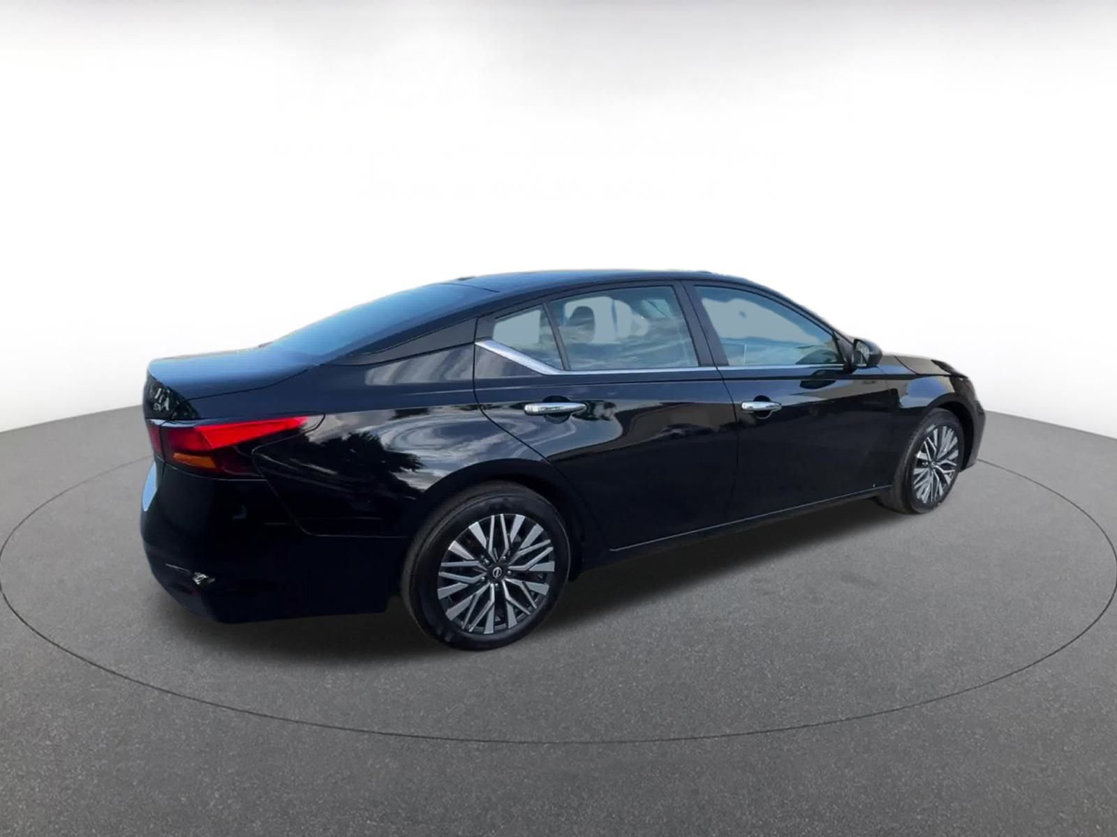 Thumbnail: 2024 Nissan Altima - 15