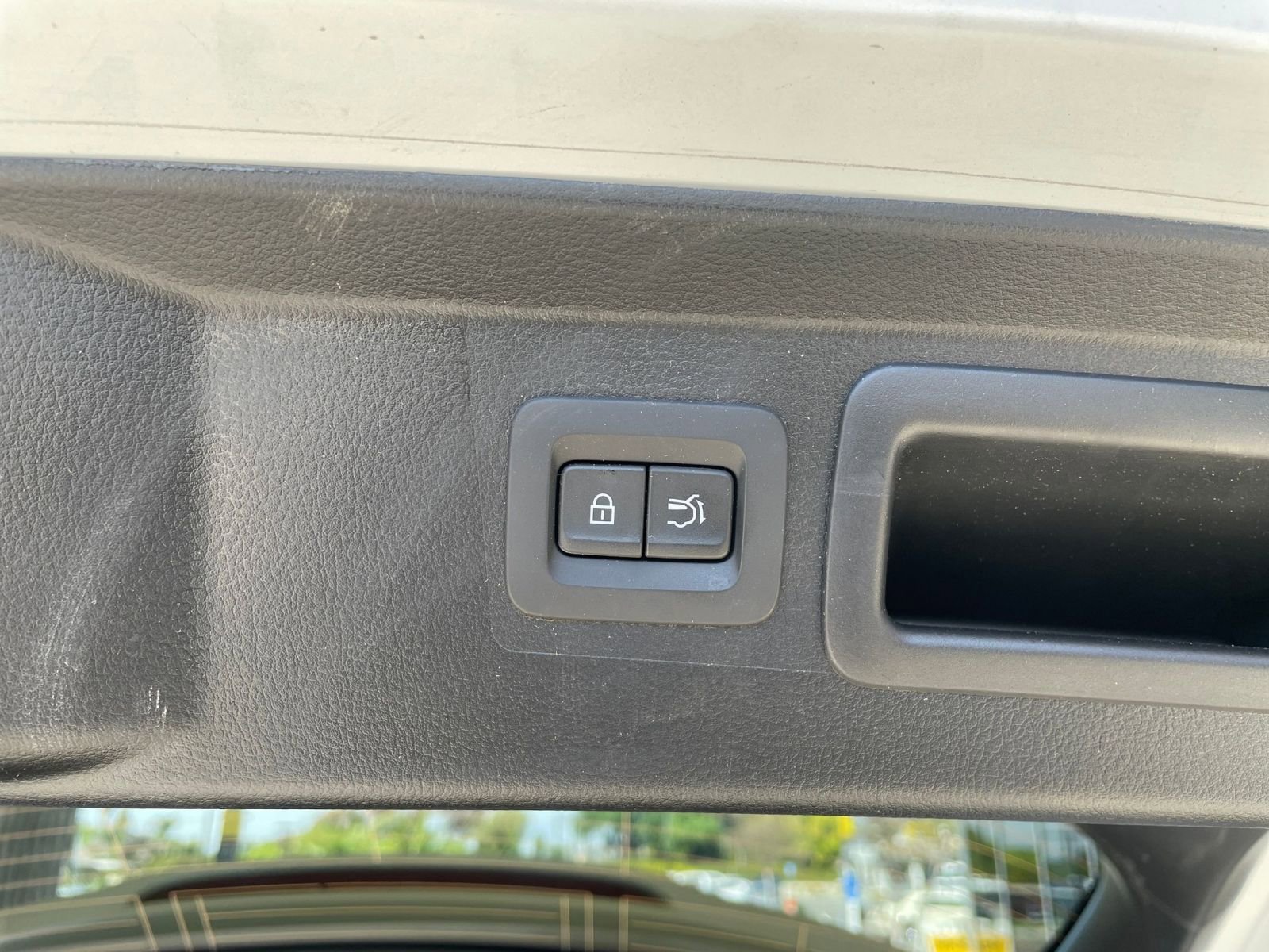 Thumbnail: 2025 Mazda CX-50 - 24