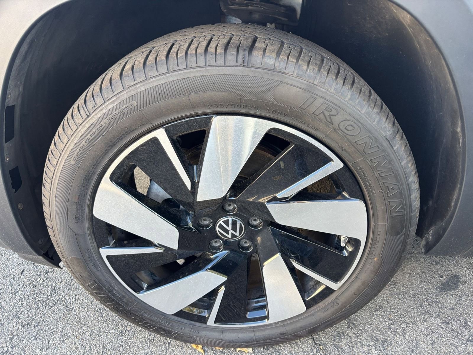 Thumbnail: 2025 Volkswagen Atlas - 30