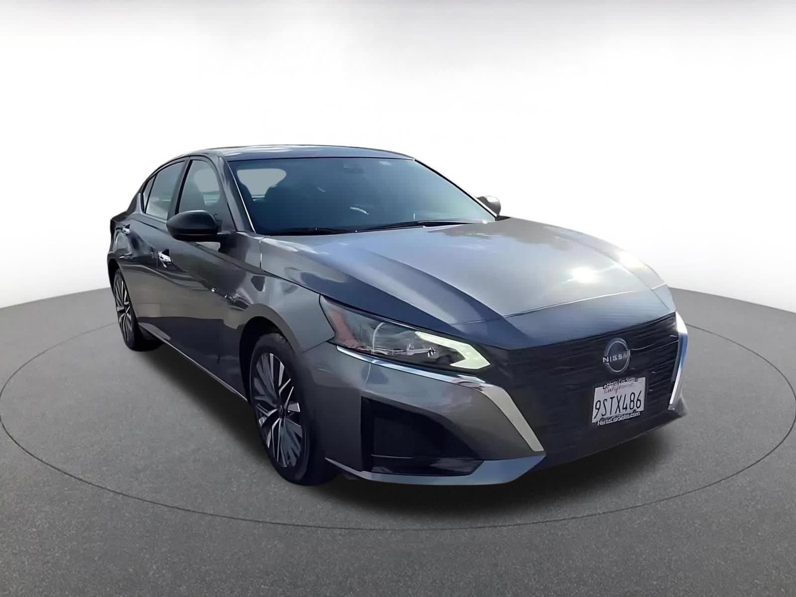 Thumbnail: 2025 Nissan Altima - 3