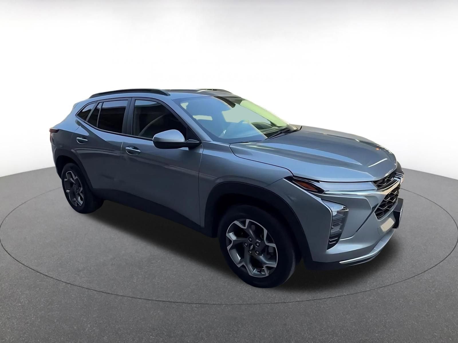 Thumbnail: 2025 Chevrolet Trax - 2