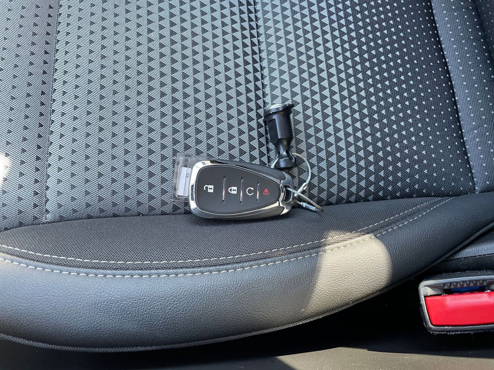 Thumbnail: 2025 Chevrolet Trax - 25