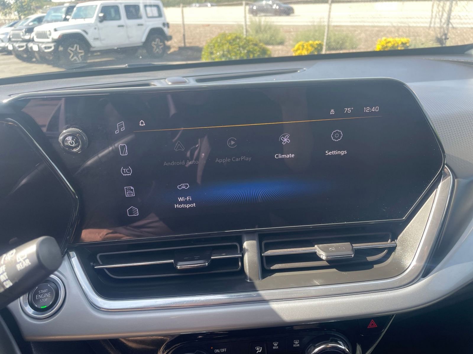 Thumbnail: 2025 Chevrolet Trax - 21