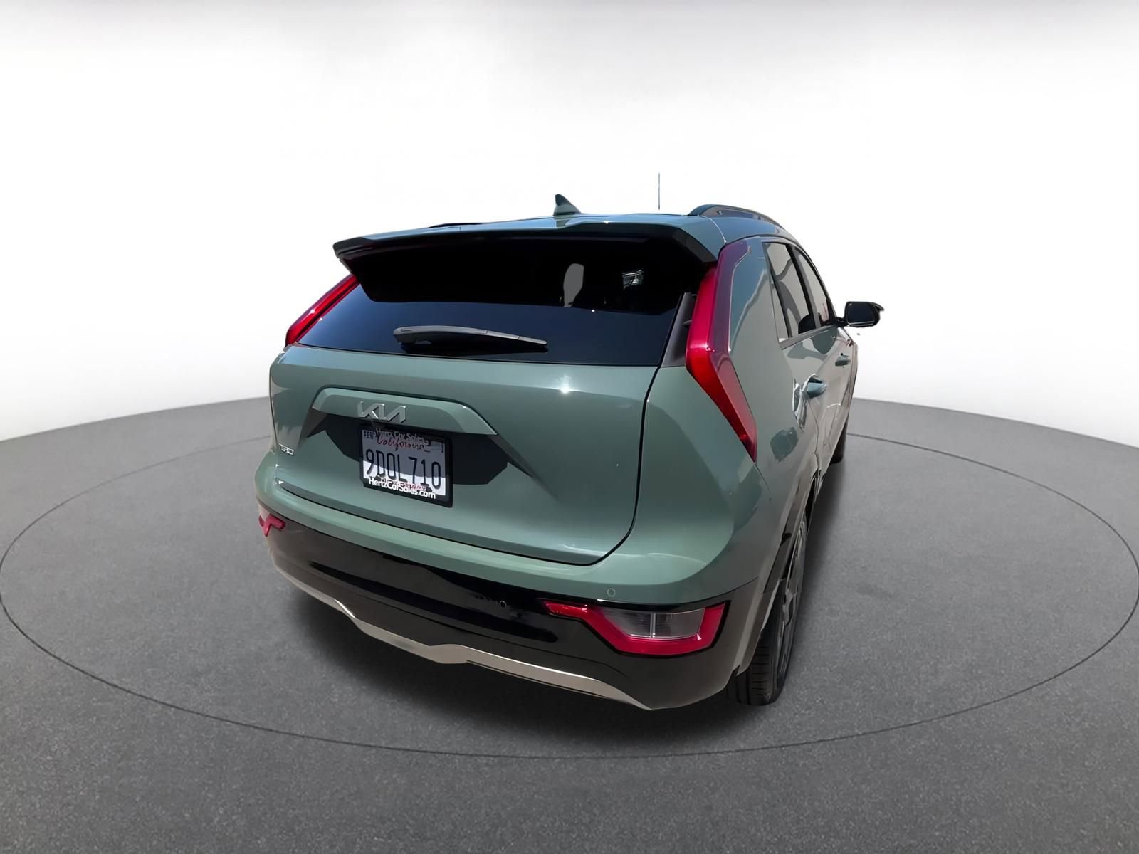 Thumbnail: 2023 Kia Niro - 13