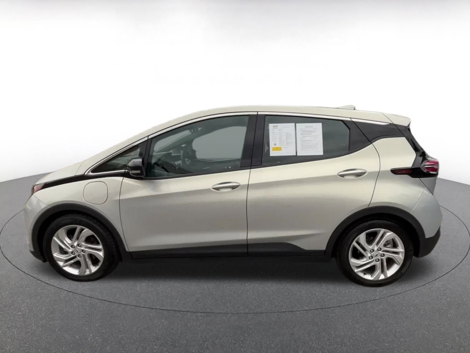 Thumbnail: 2023 Chevrolet Bolt EV - 9