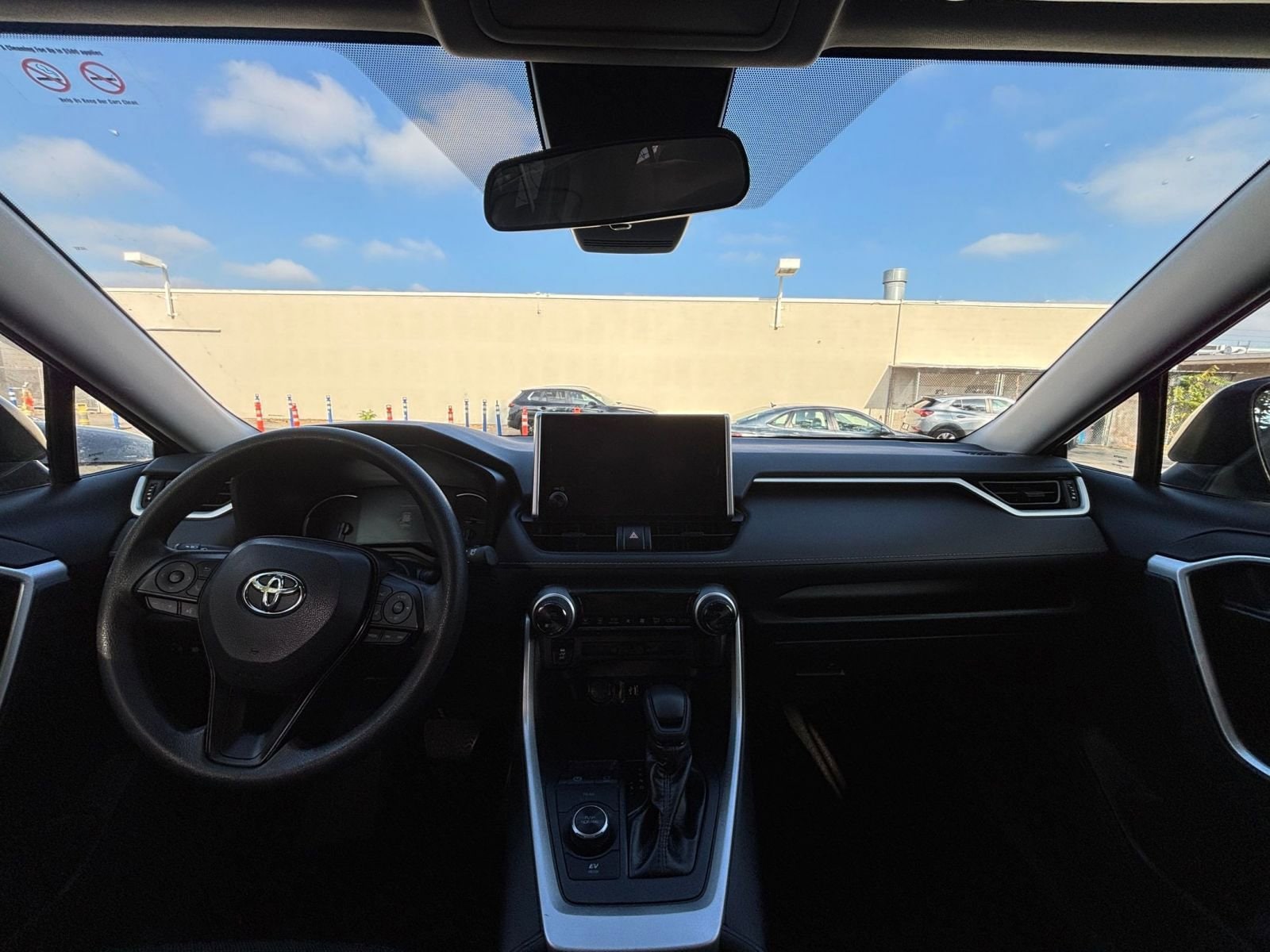 Thumbnail: 2025 Toyota RAV4 - 33