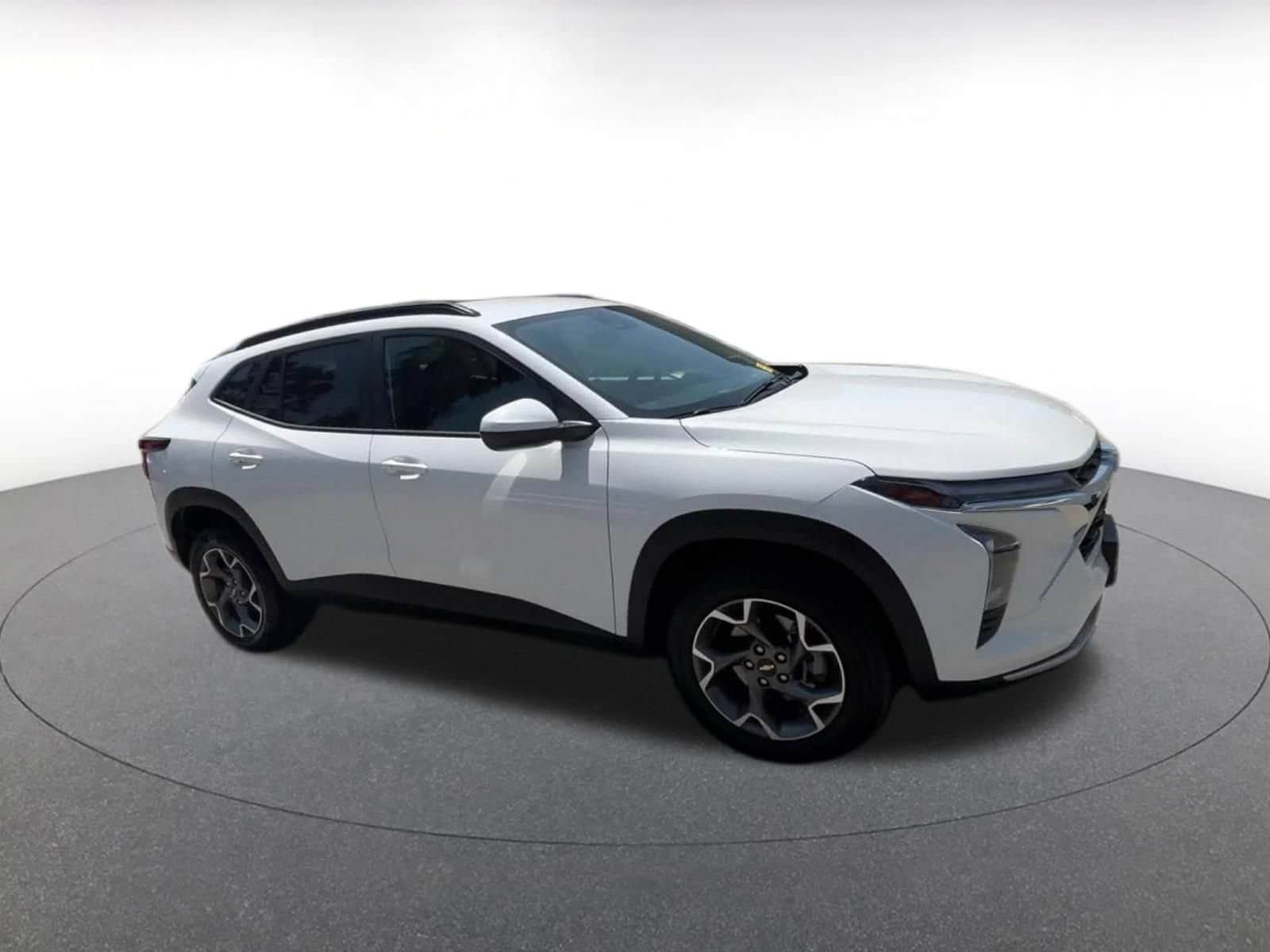 Thumbnail: 2025 Chevrolet Trax - 2