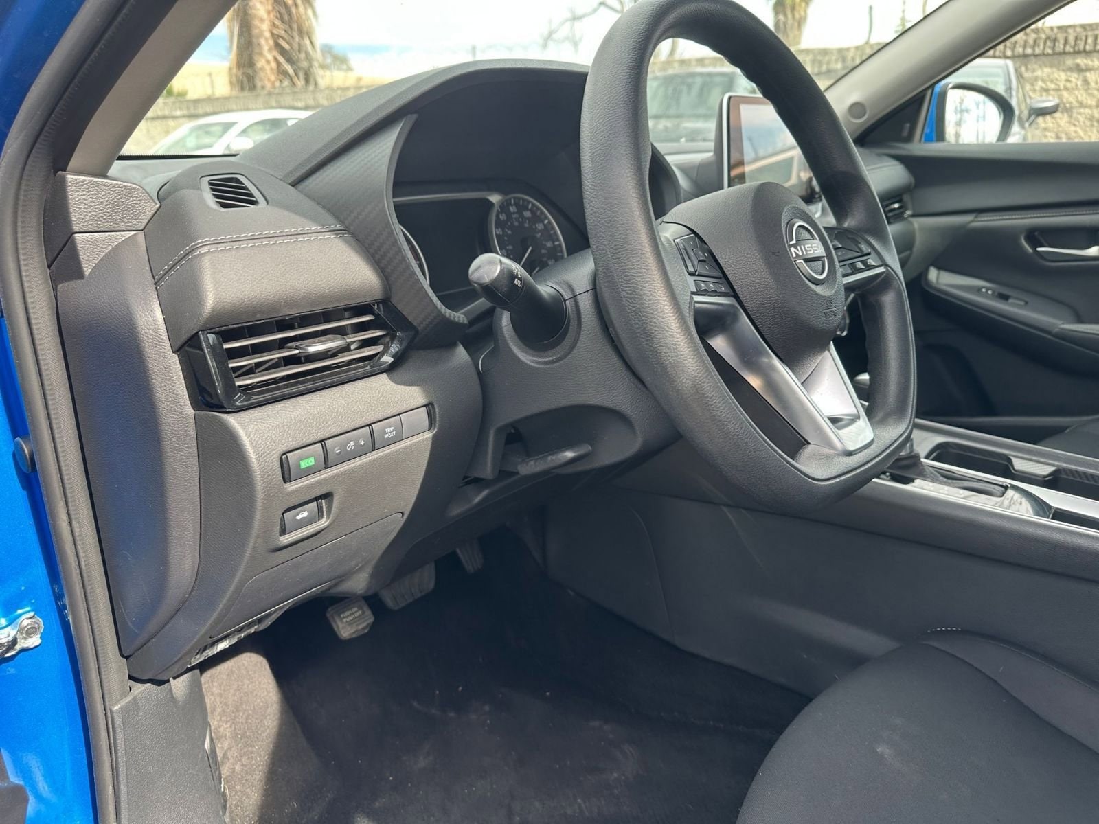 Thumbnail: 2025 Nissan Sentra - 32